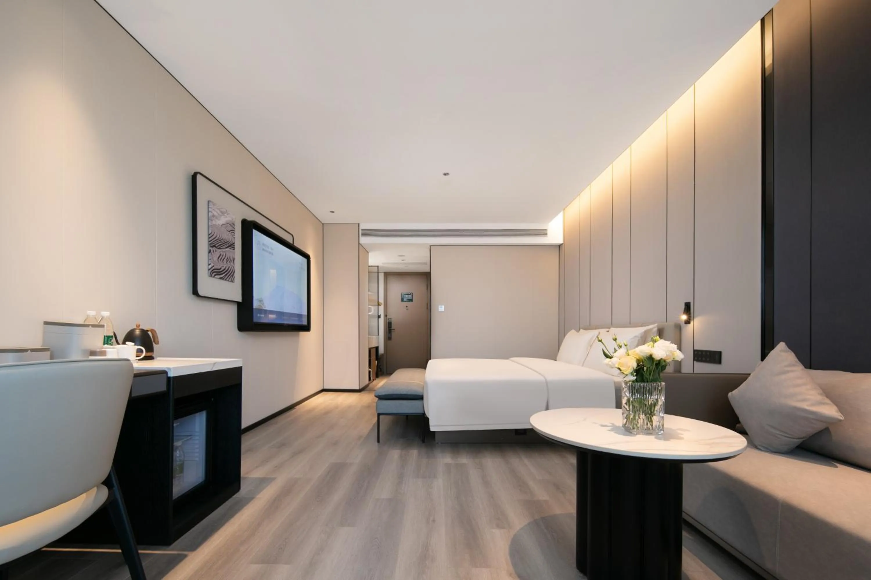 Communal lounge/ TV room in Atour Hotel Shanghai Baoshan Shangda Road