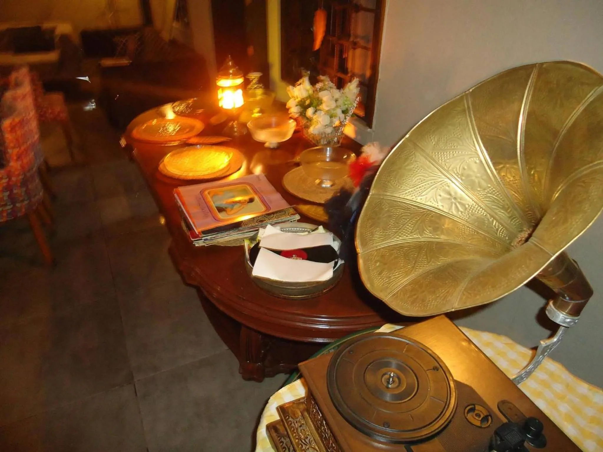 Food and drinks in Loost Town Inn Hotel