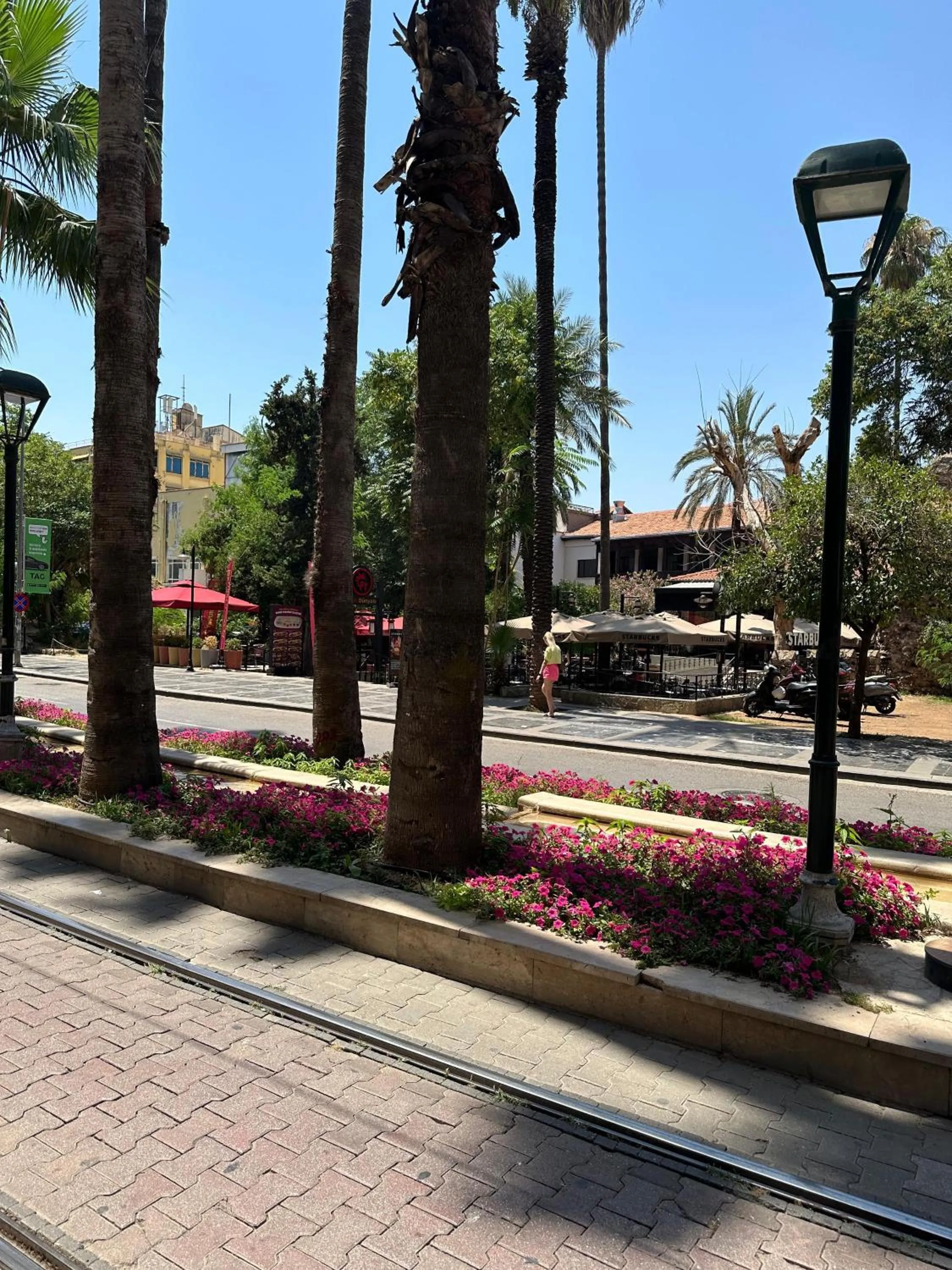 Day in Loost Town Inn Hotel