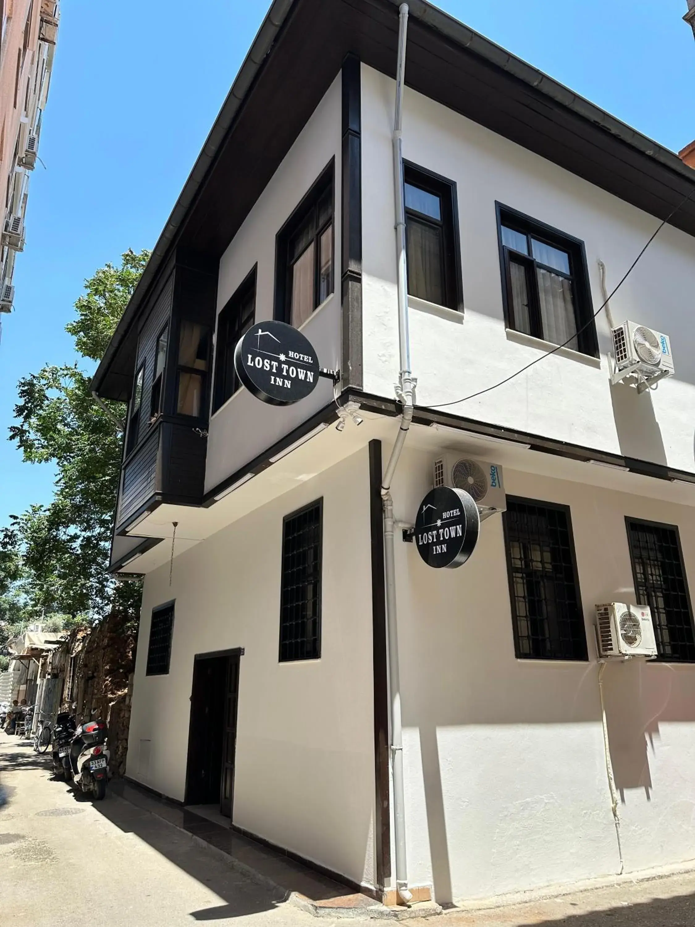 Loost Town Inn Hotel Loost Town Inn Hotel