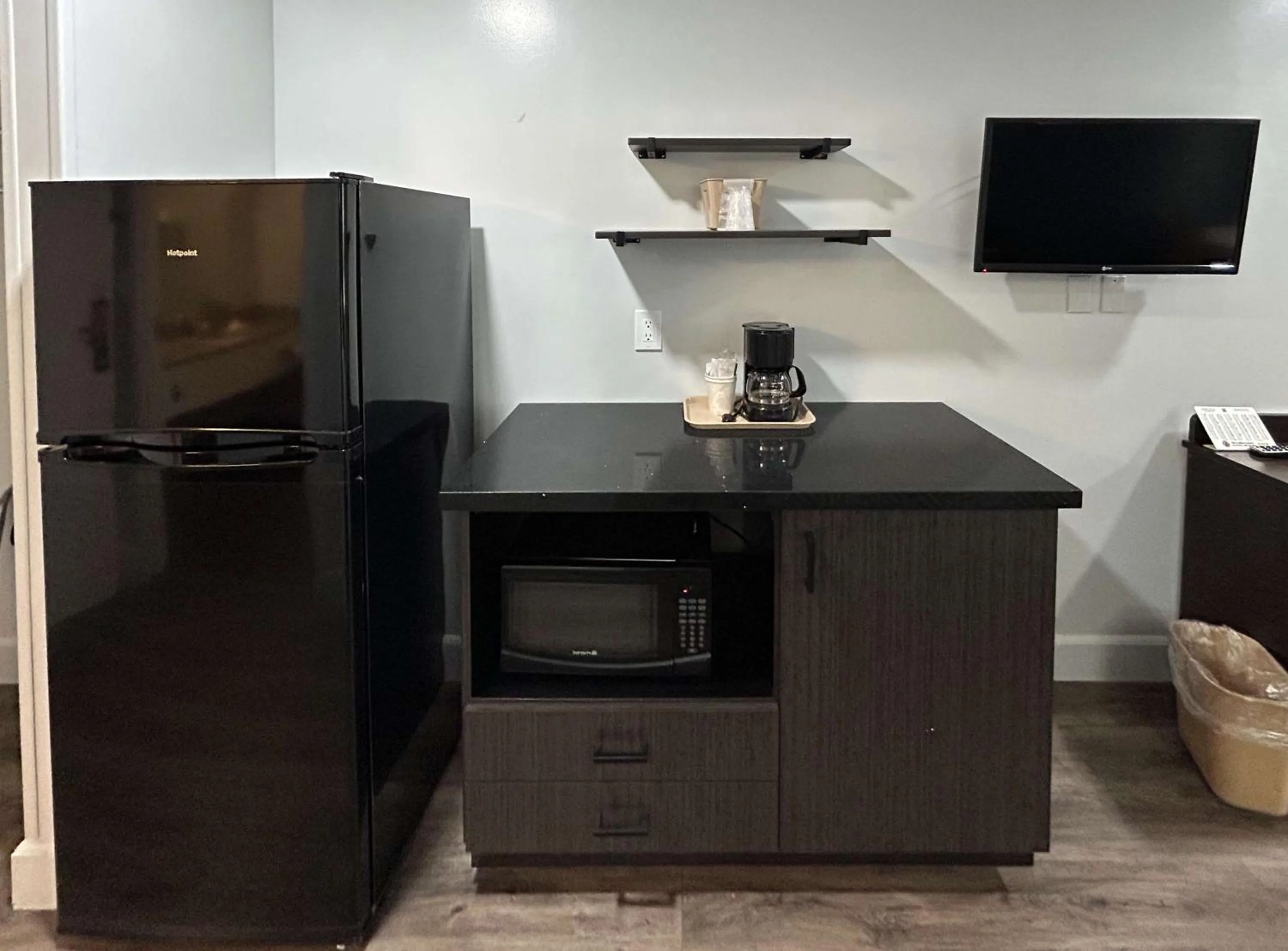 Kitchen or kitchenette in Studio 6 Suites Hesperia, CA West Main Street I 15