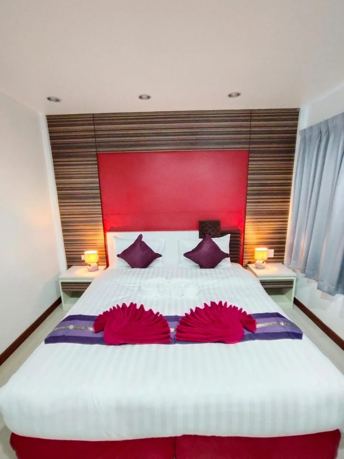 Bed in Patong Max Value Hotel