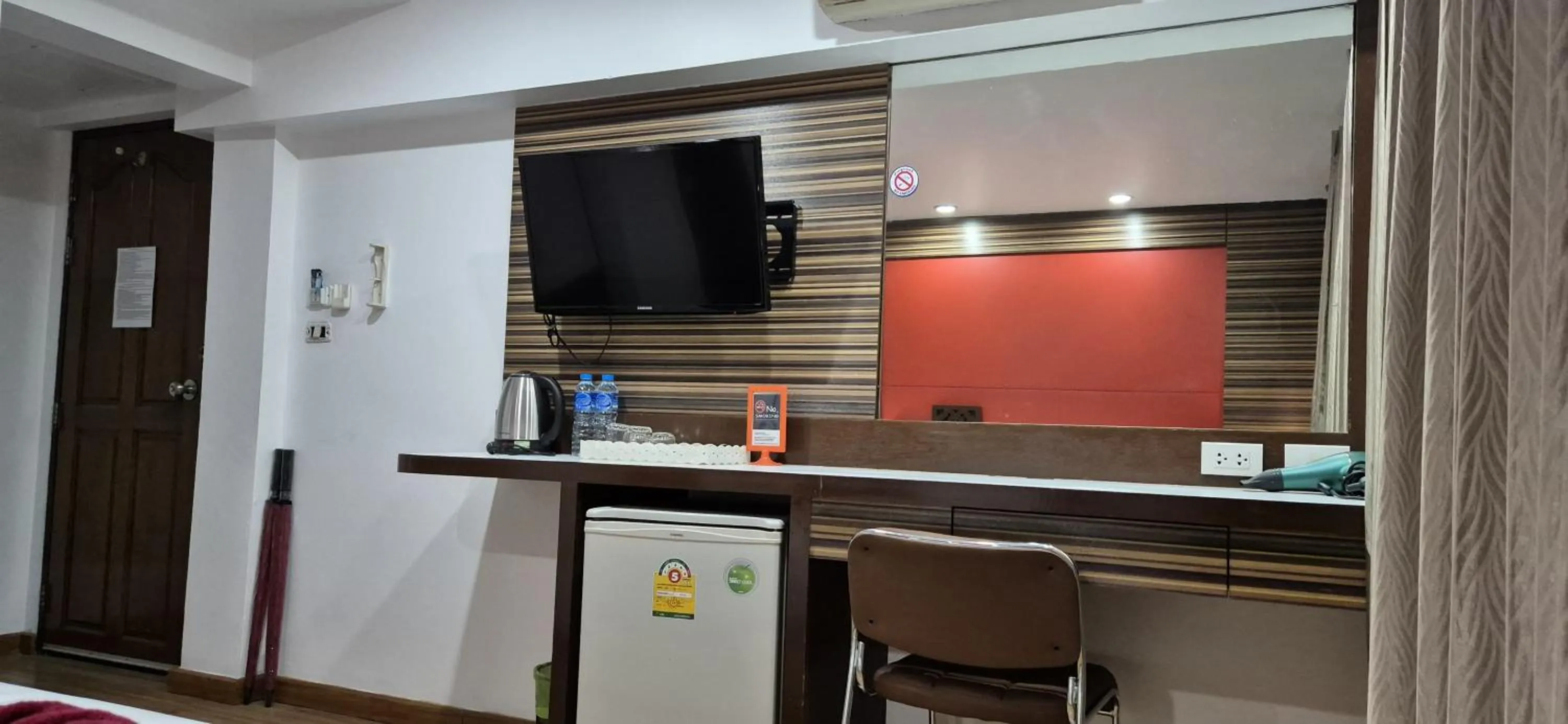 Kitchen or kitchenette in Patong Max Value Hotel