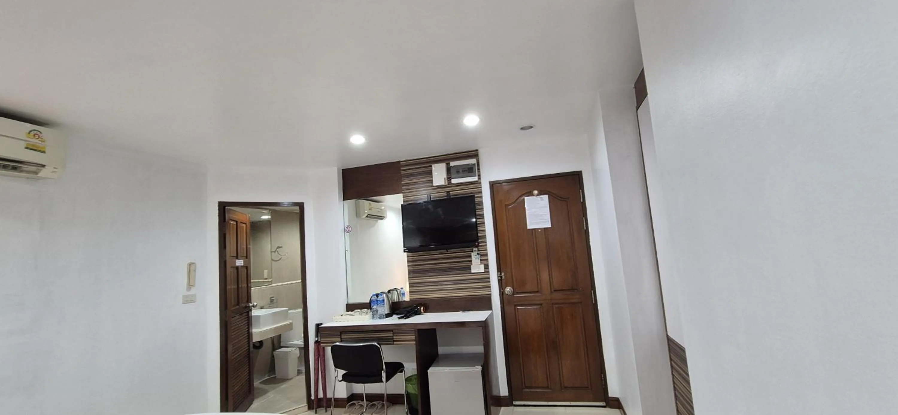 TV and multimedia in Patong Max Value Hotel