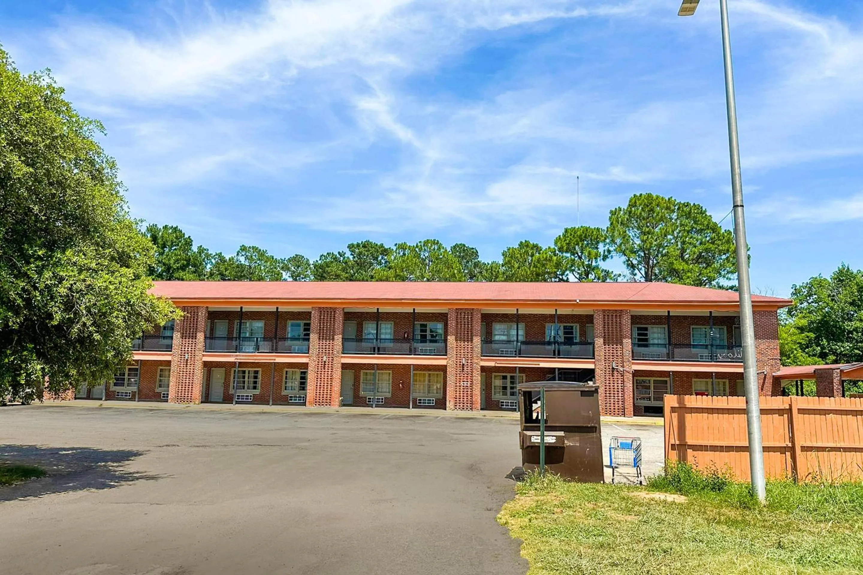 Facade/entrance in Sunrise Inn By OYO Albany