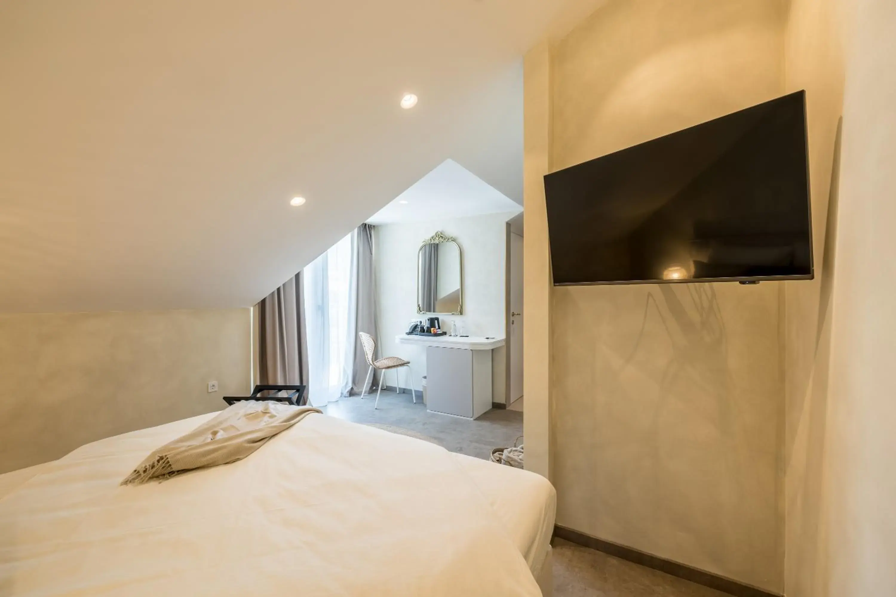 TV and multimedia, Bed in Hotel Aria TV and multimedia, Bed in Hotel Aria