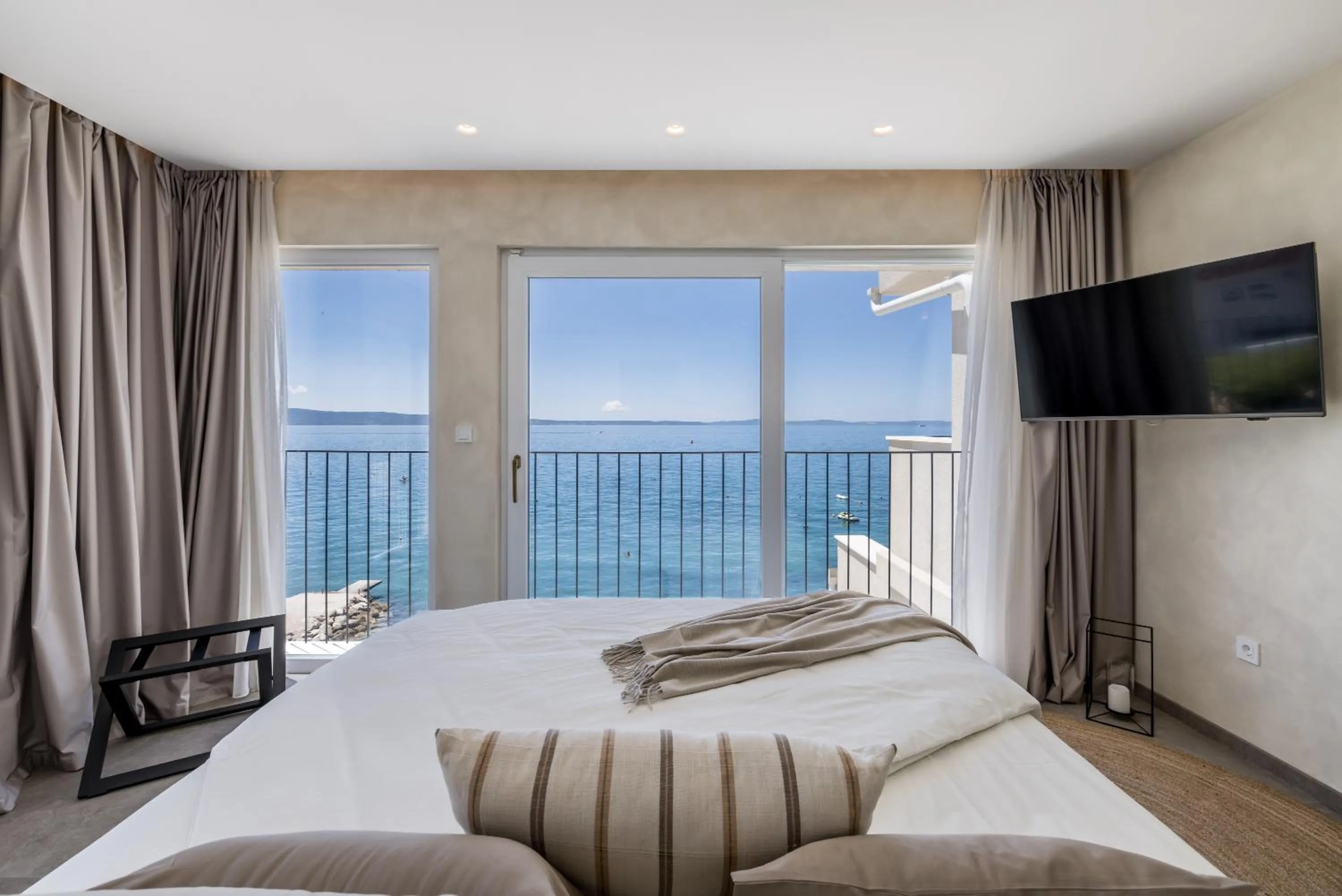 TV and multimedia, Bed in Hotel Aria