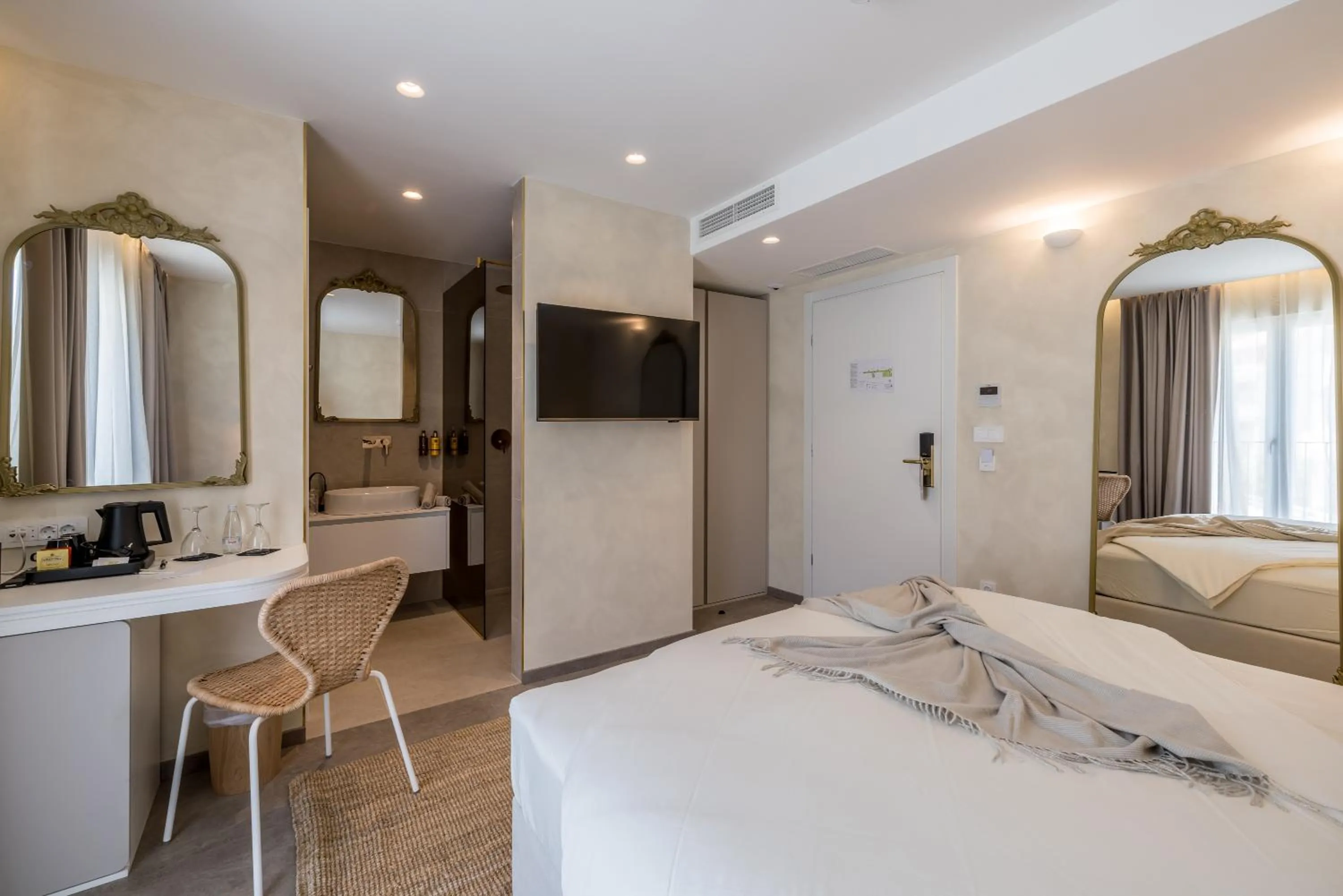 Photo of the whole room, Bed in Hotel Aria