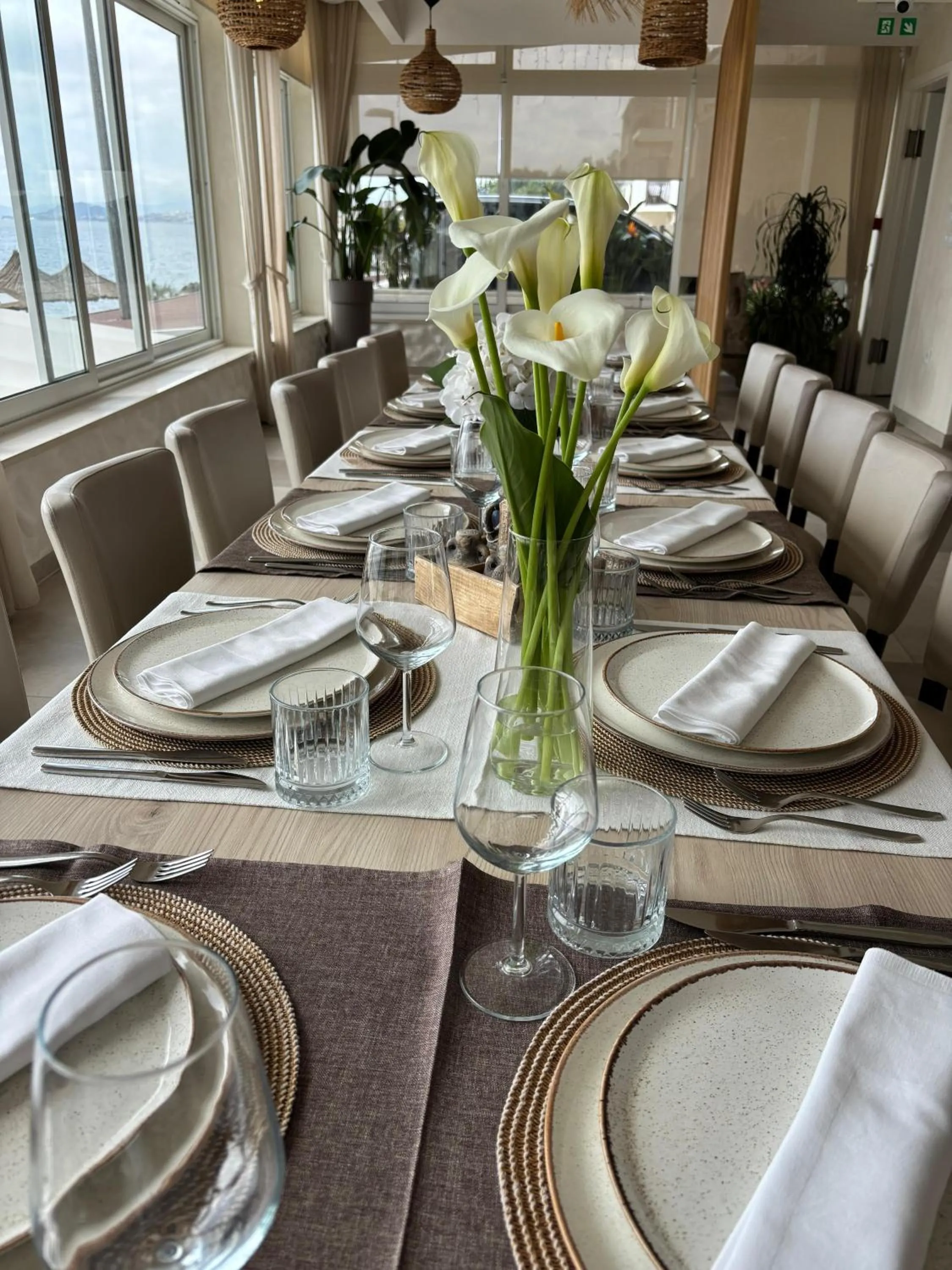 Restaurant/places to eat in Hotel Aria