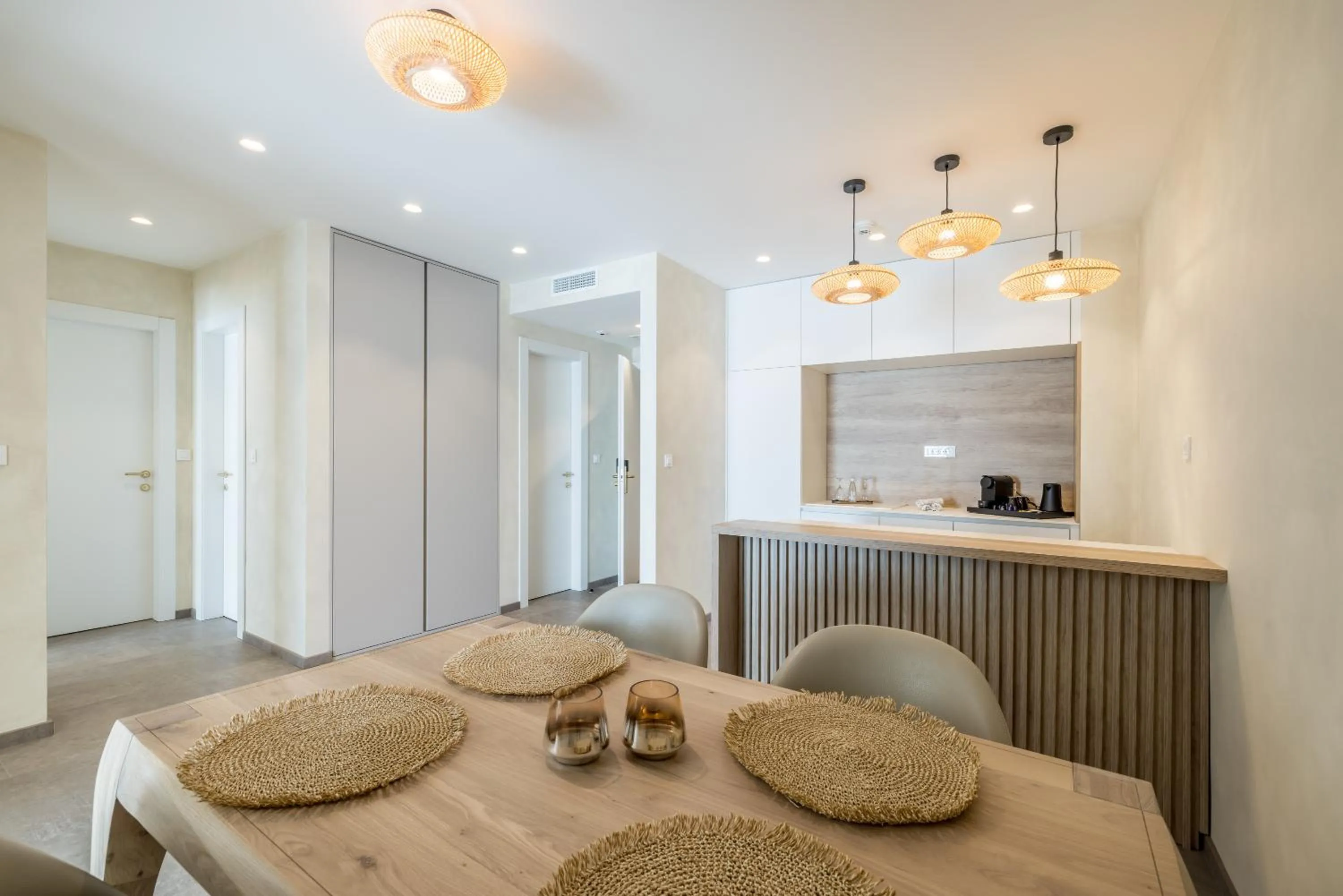 Coffee/tea facilities, Bed in Hotel Aria