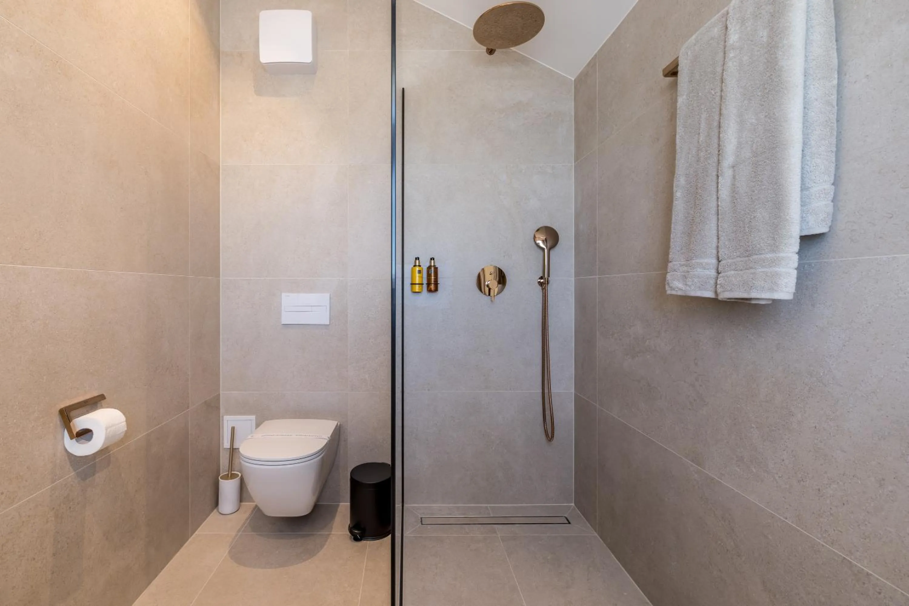 Toilet in Hotel Aria