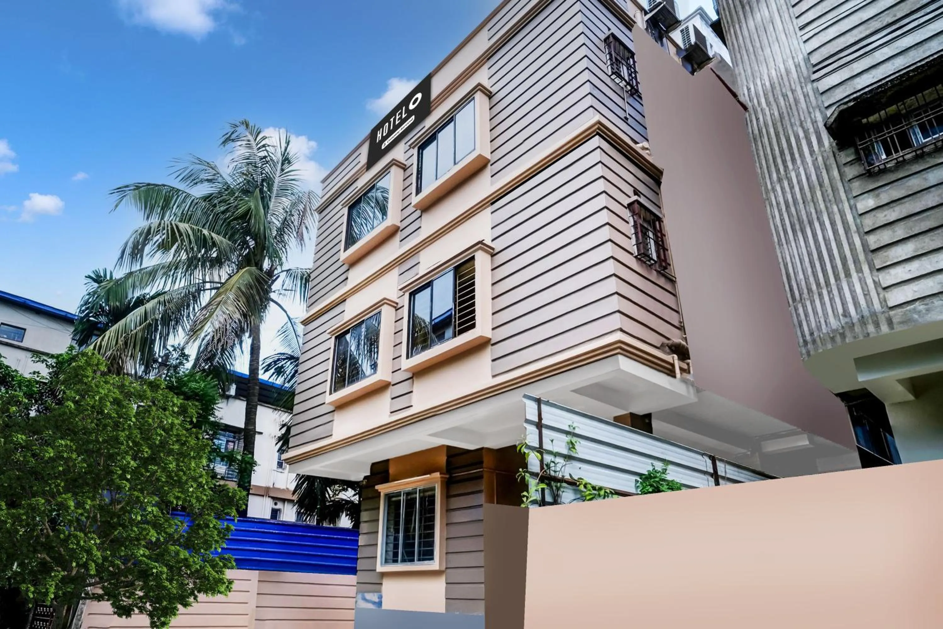 Facade/entrance in Super Hotel O Lalganesh formerly Royal Avenue