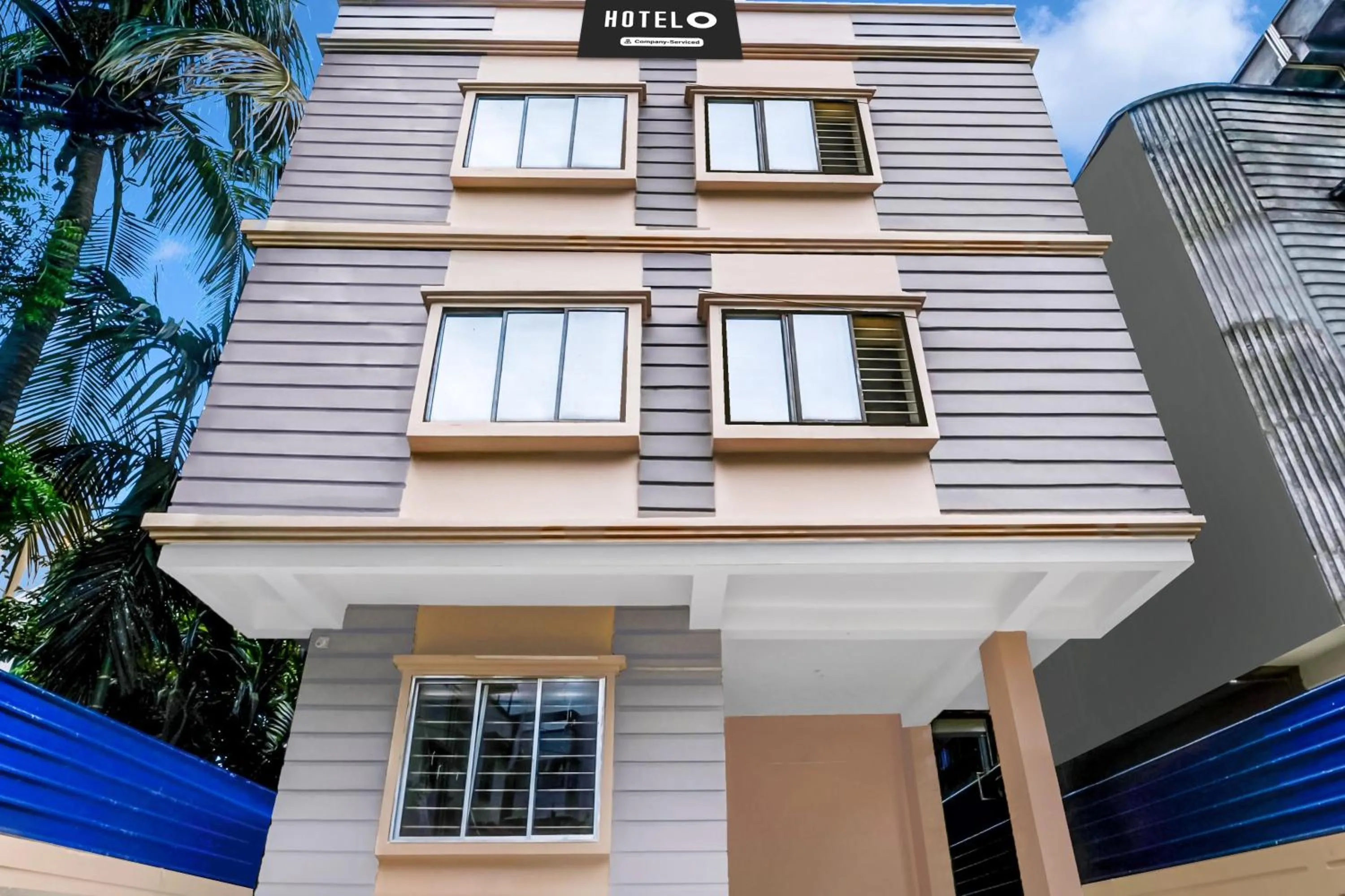 Facade/entrance in Super Hotel O Lalganesh formerly Royal Avenue