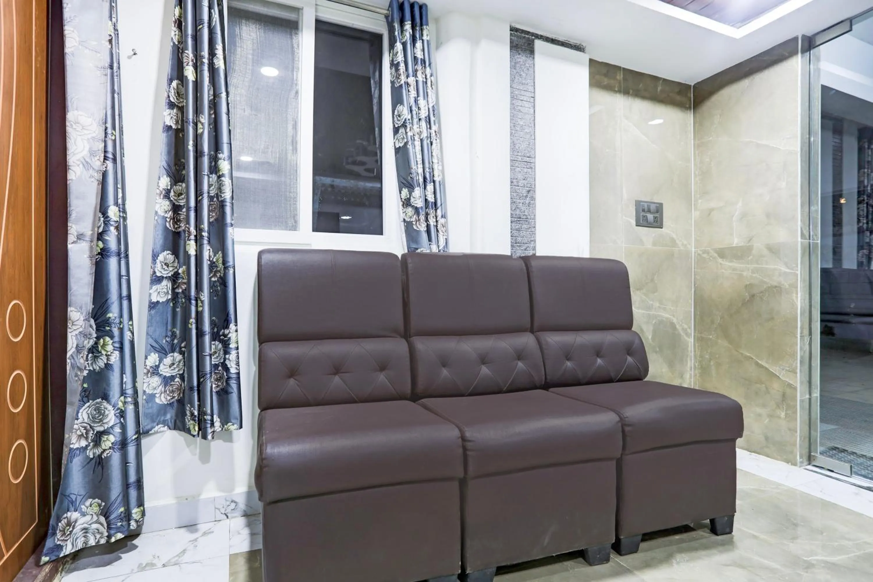 Lobby or reception in Townhouse VIP Hills Hitech City