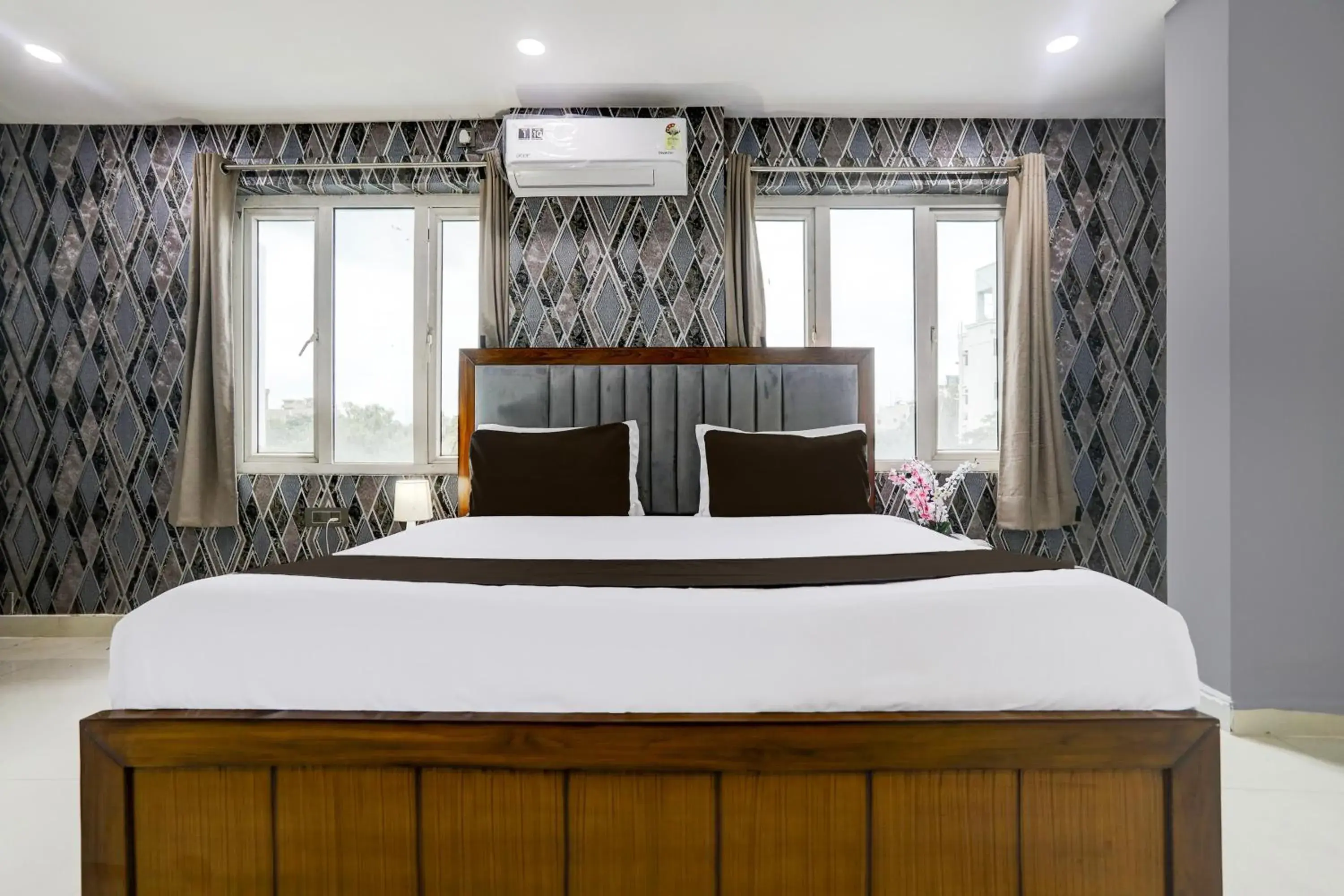 Bedroom, Bed in Super Townhouse VIP Hills Hitech City Bedroom, Bed in Super Townhouse VIP Hills Hitech City