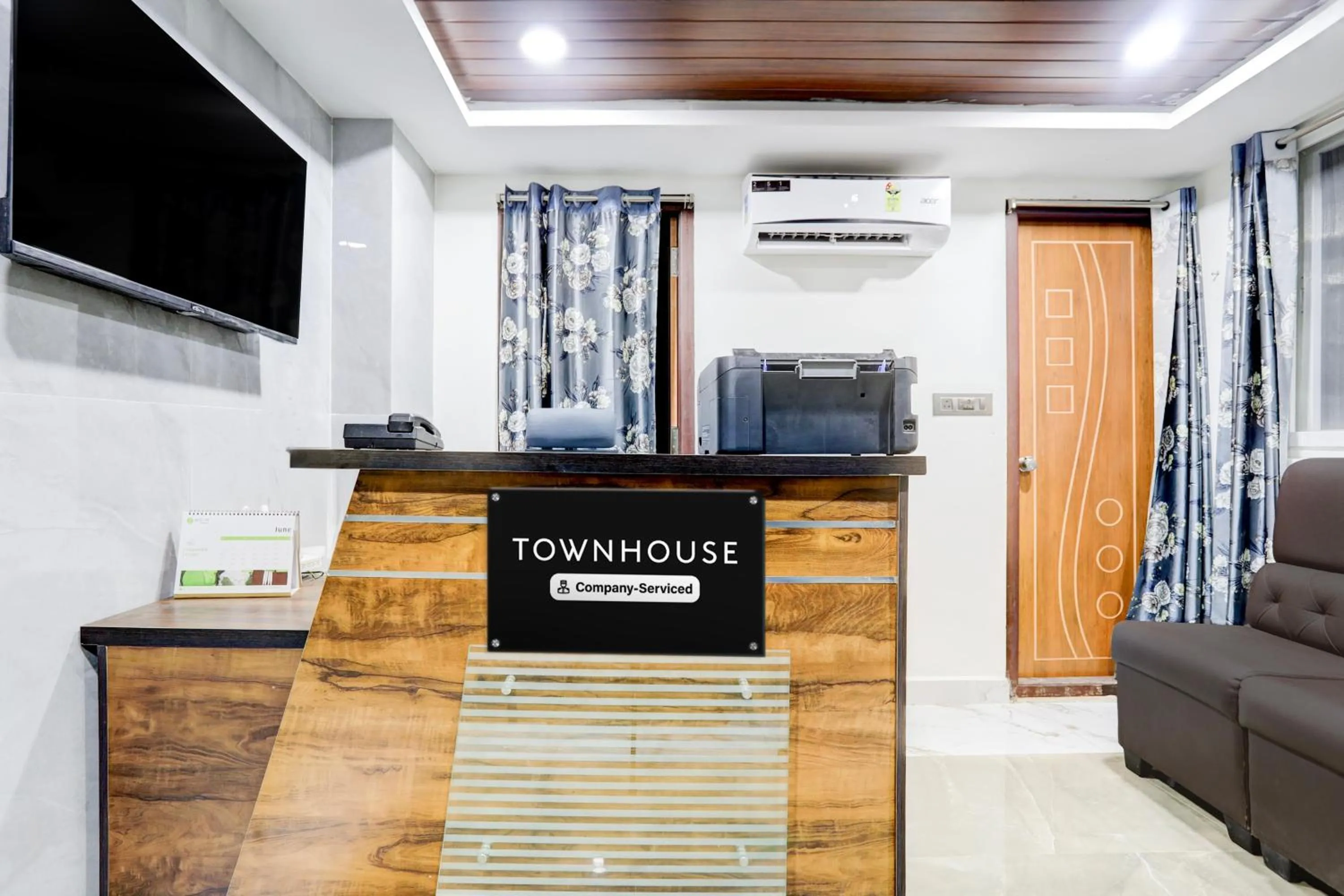 Lobby or reception in Townhouse VIP Hills Hitech City