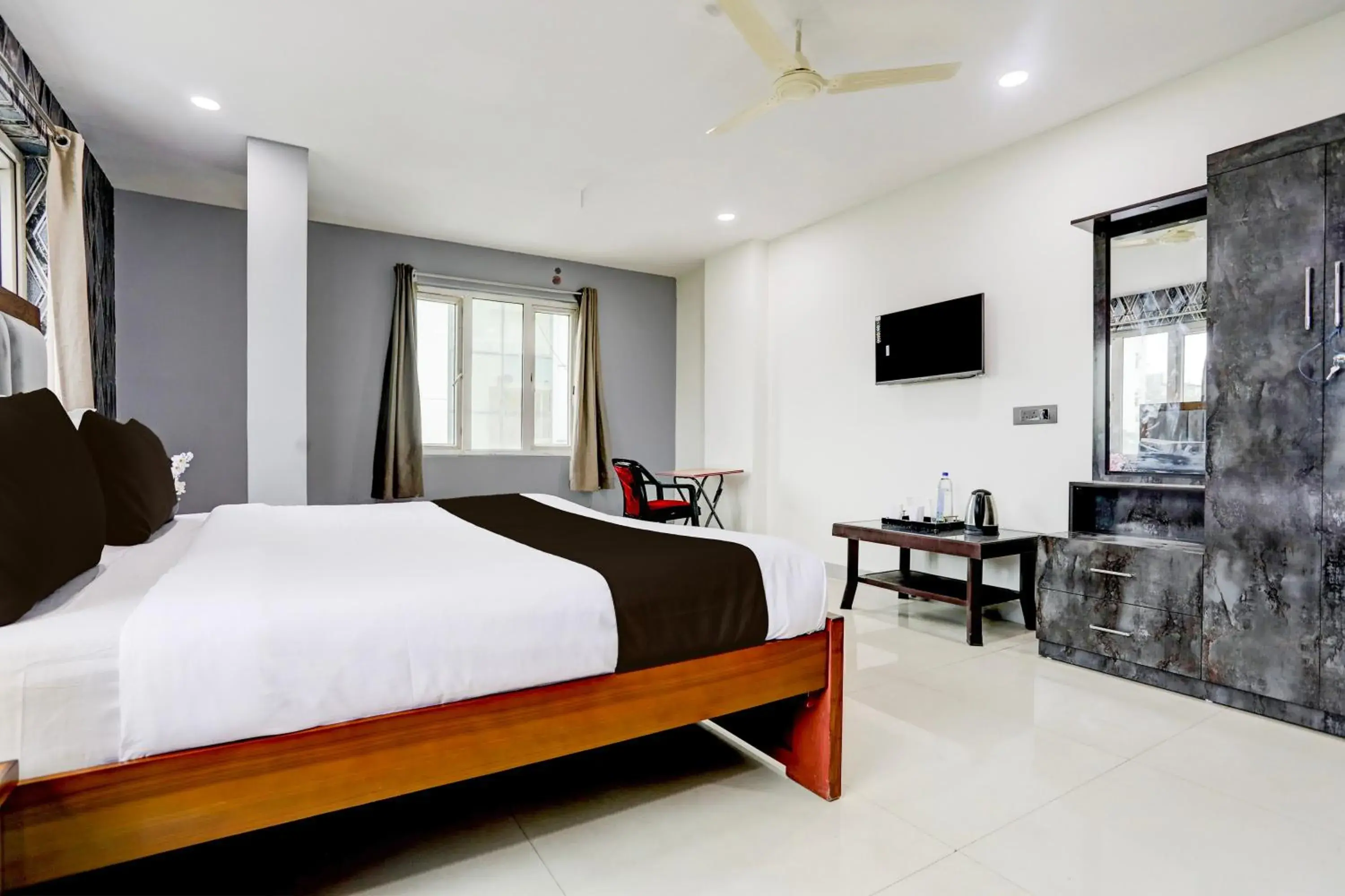 Bedroom, Bed in Super Townhouse VIP Hills Hitech City Bedroom, Bed in Super Townhouse VIP Hills Hitech City