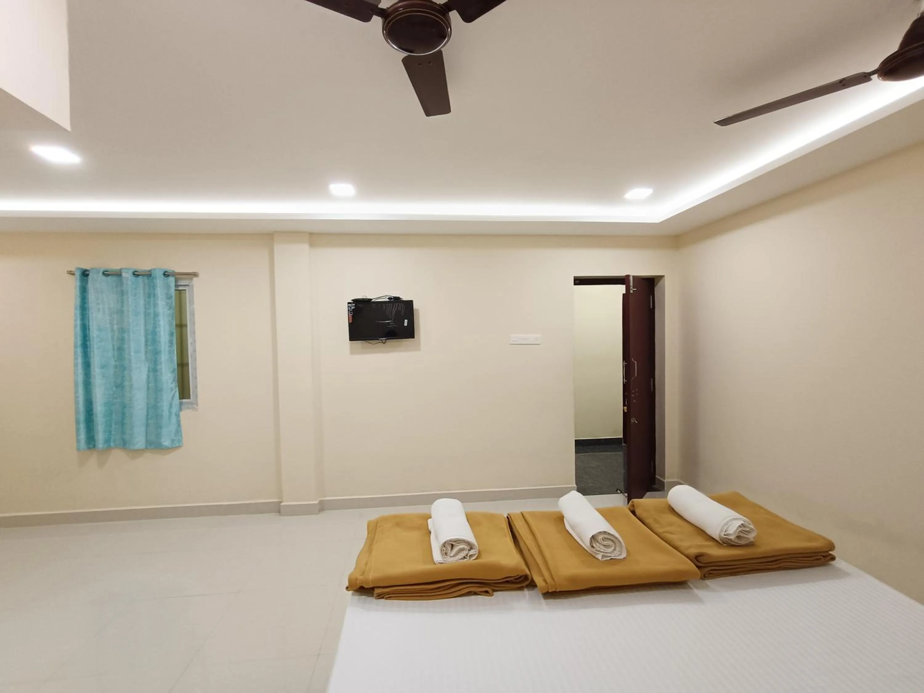 Bed in Selvi Residency