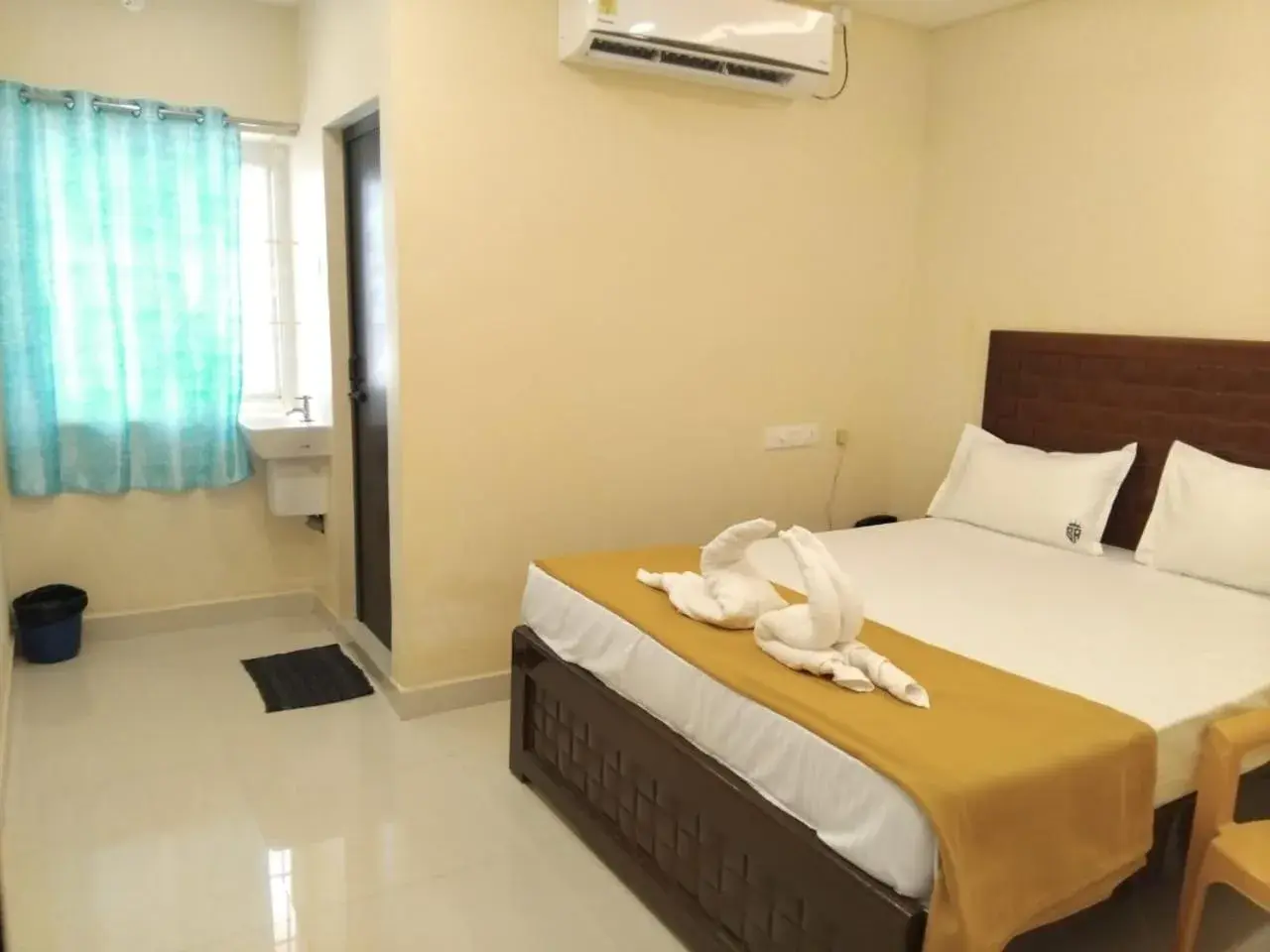 Bedroom, Bed in Selvi Residency Bedroom, Bed in Selvi Residency