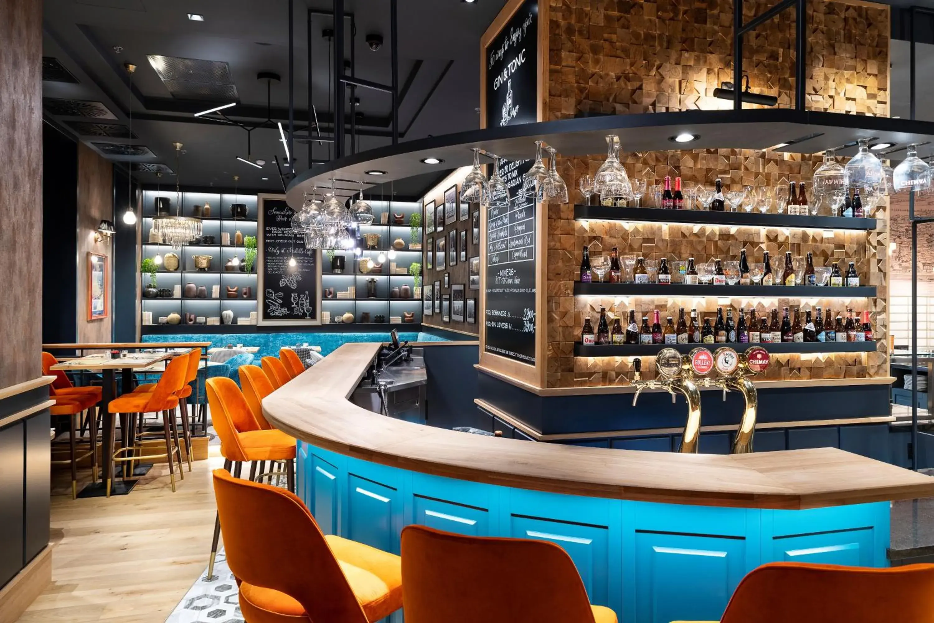 Restaurant/places to eat in Three Corners Avenue Hotel Restaurant/places to eat in Three Corners Avenue Hotel