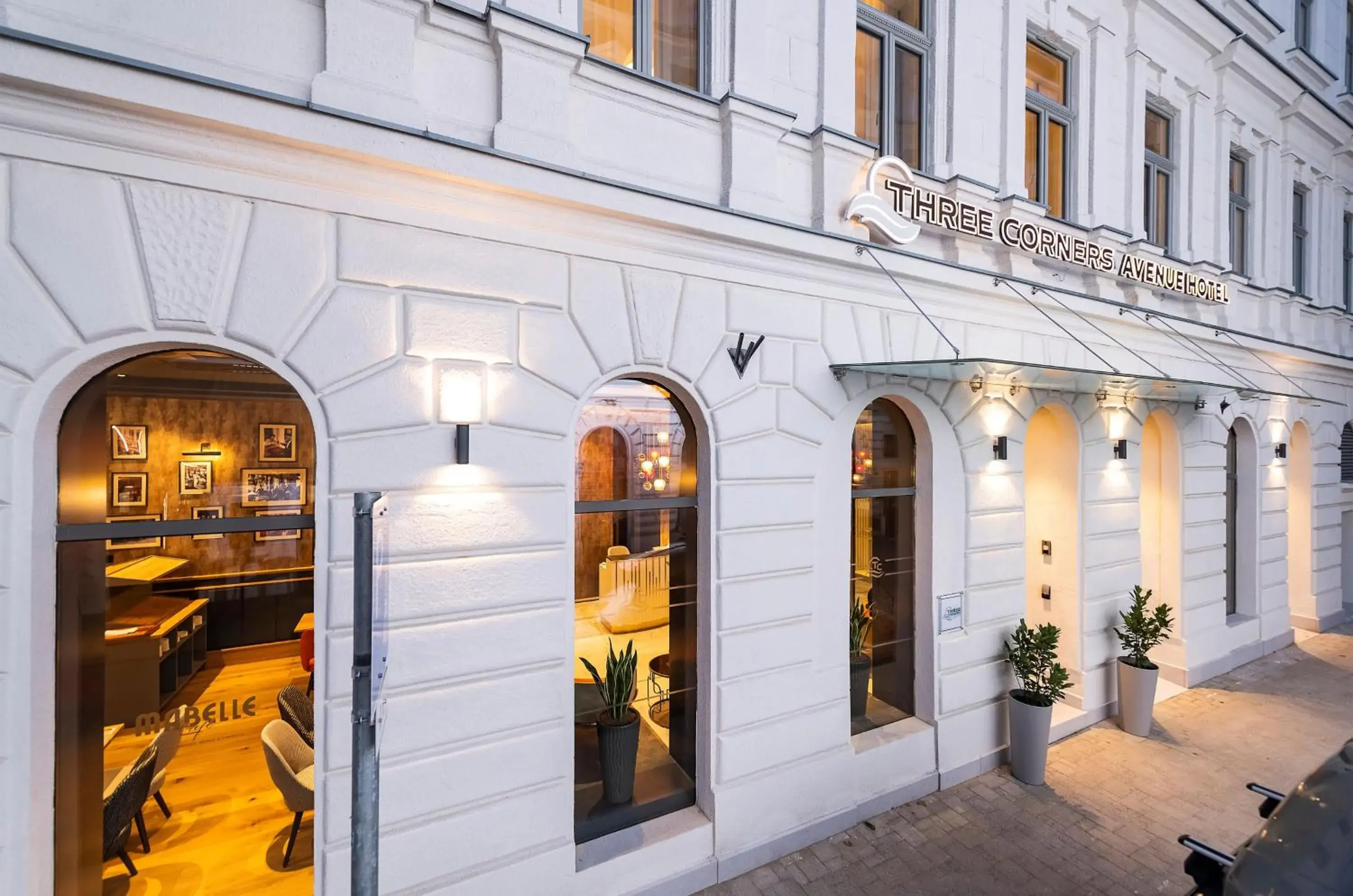 Property building in Three Corners Avenue Hotel Property building in Three Corners Avenue Hotel