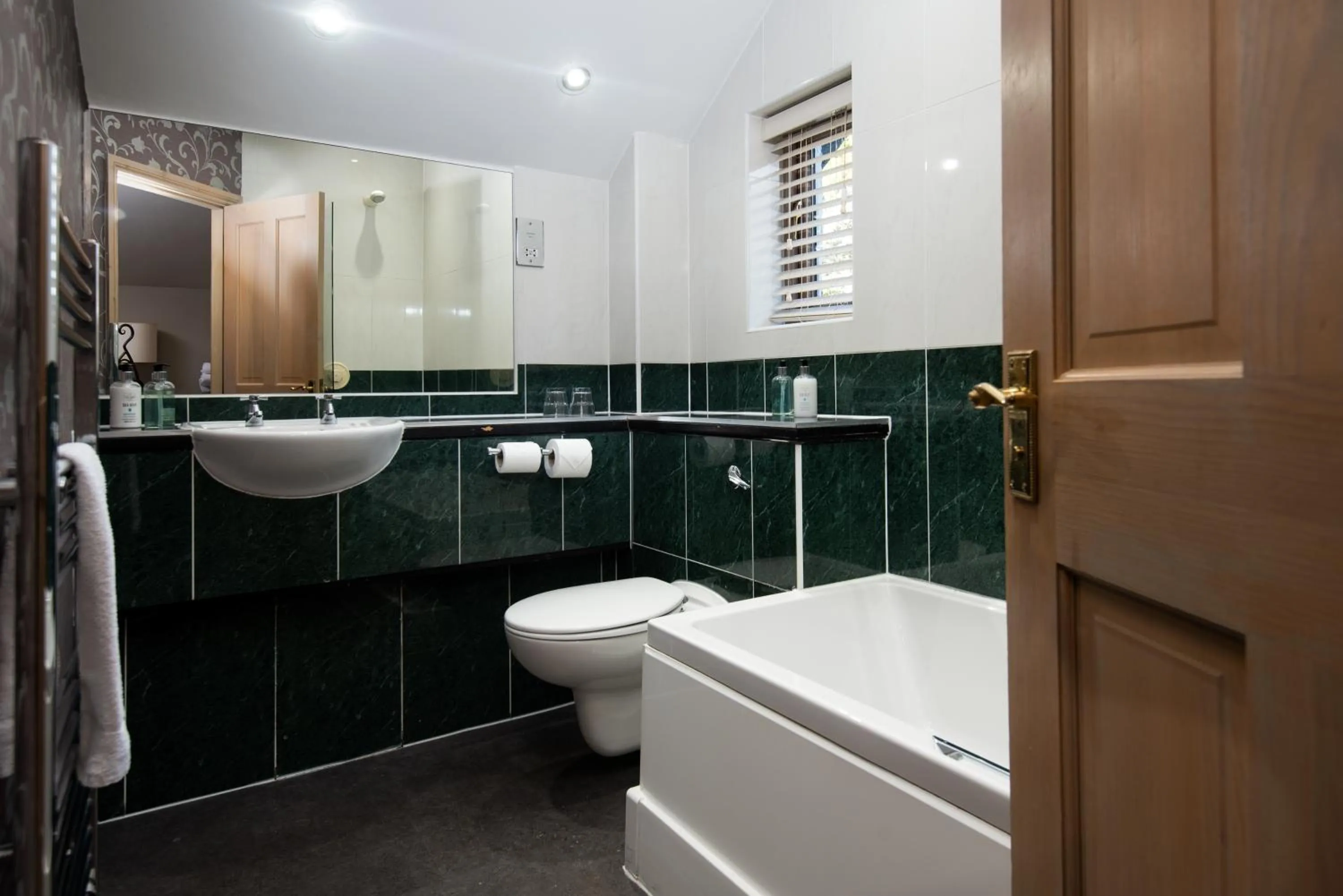 Toilet in Windermere Rooms at The Wateredge Inn