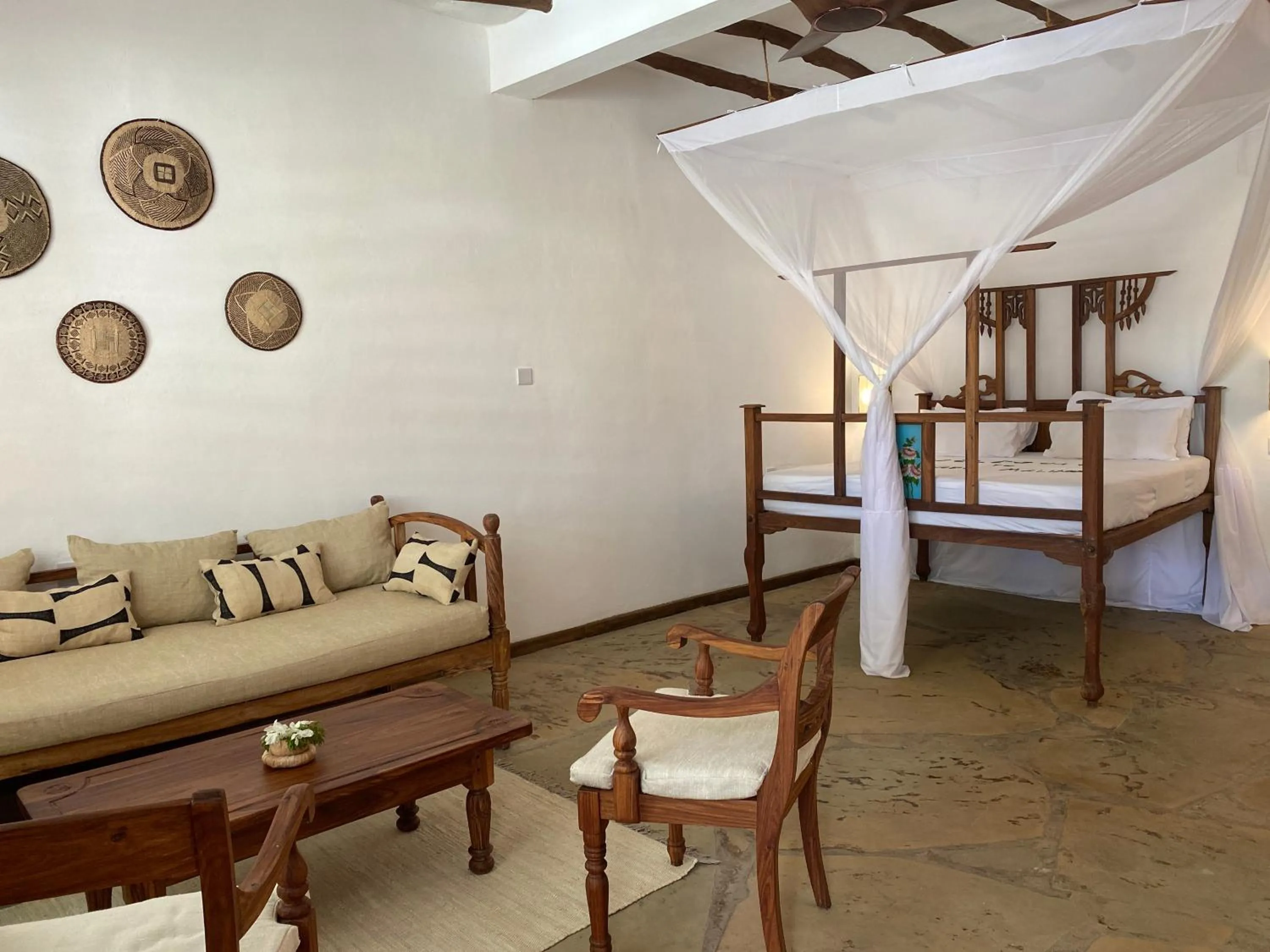 Bed in Diamonds Malindi