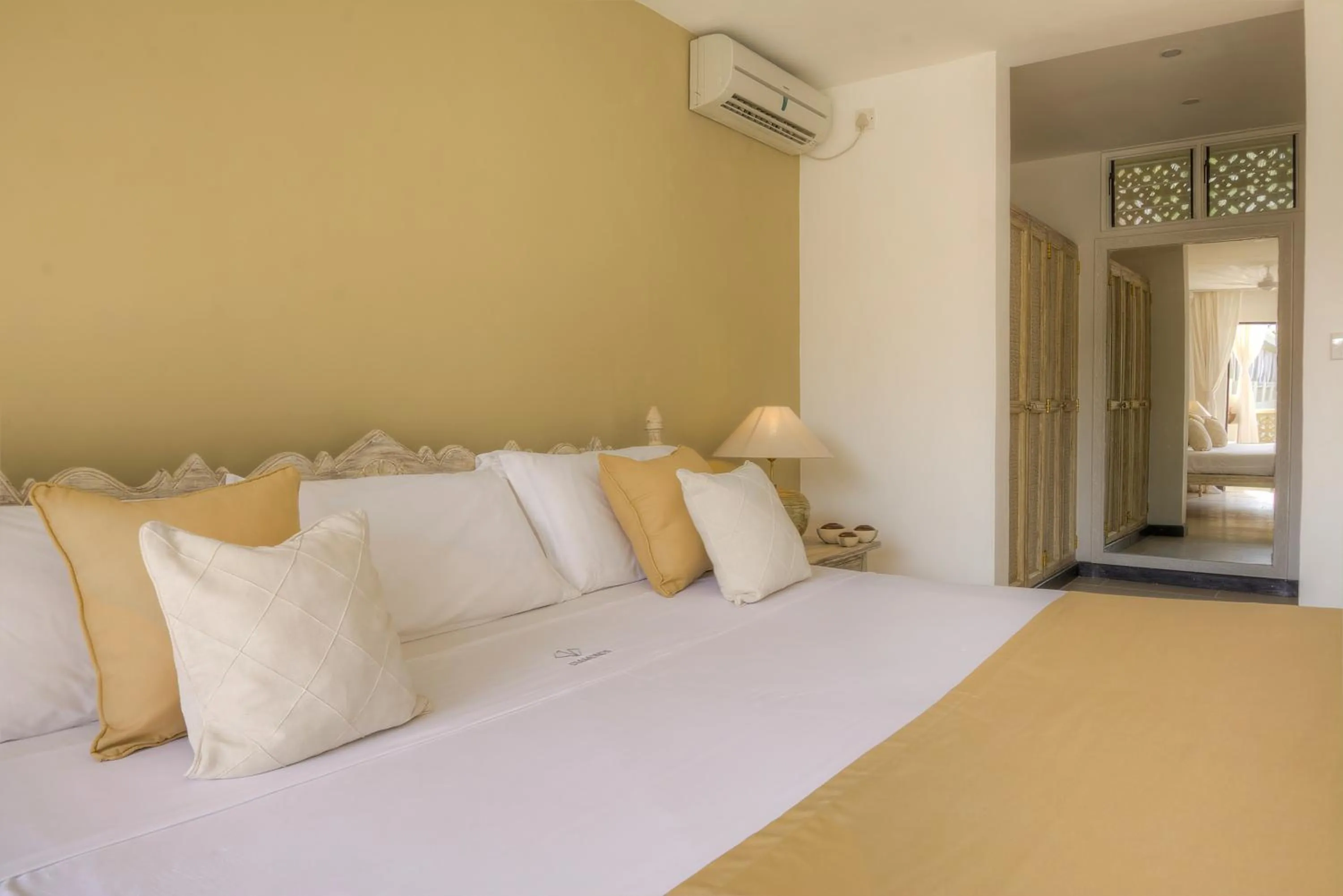 Bedroom, Bed in Diamonds Malindi