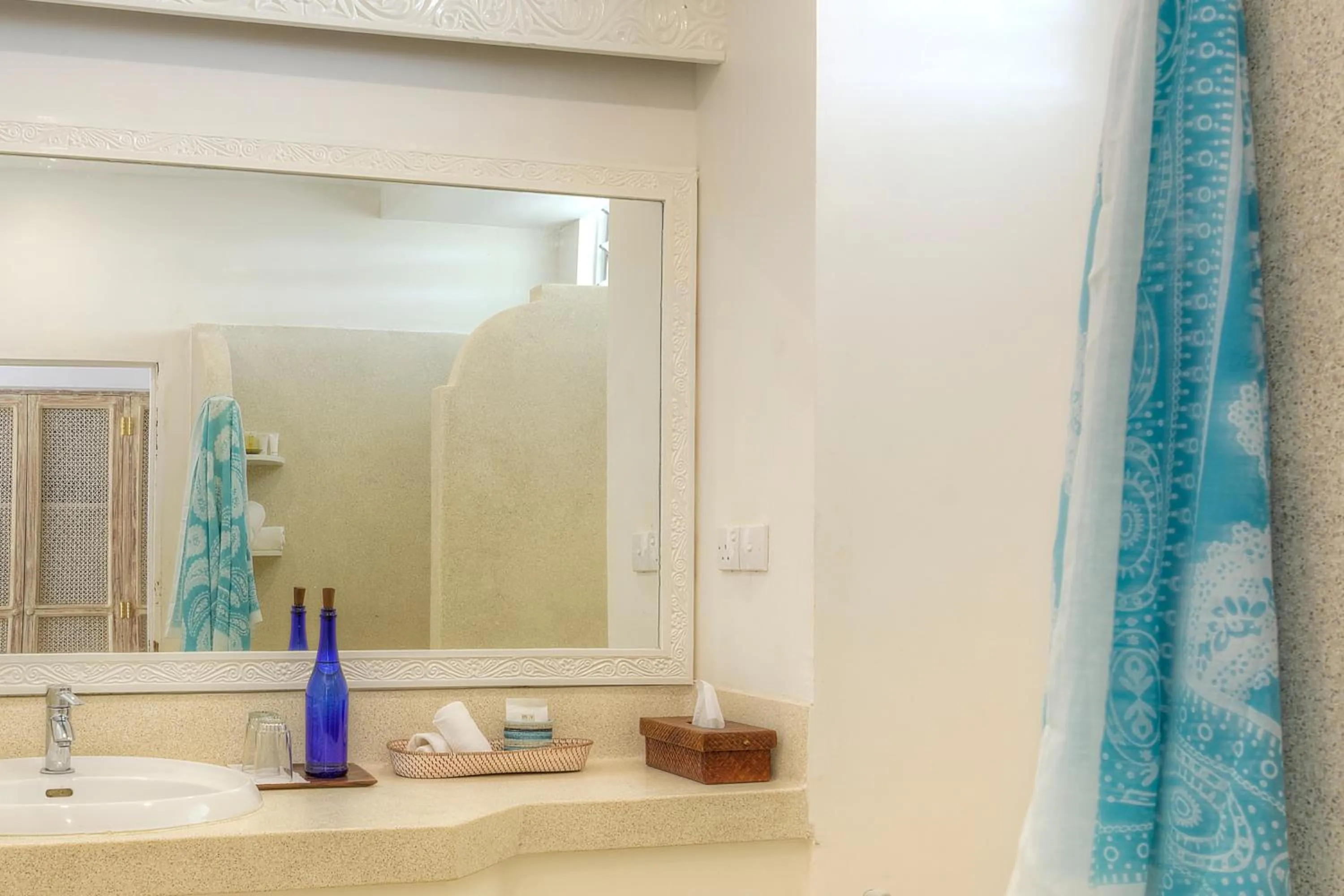 Bathroom in Diamonds Malindi