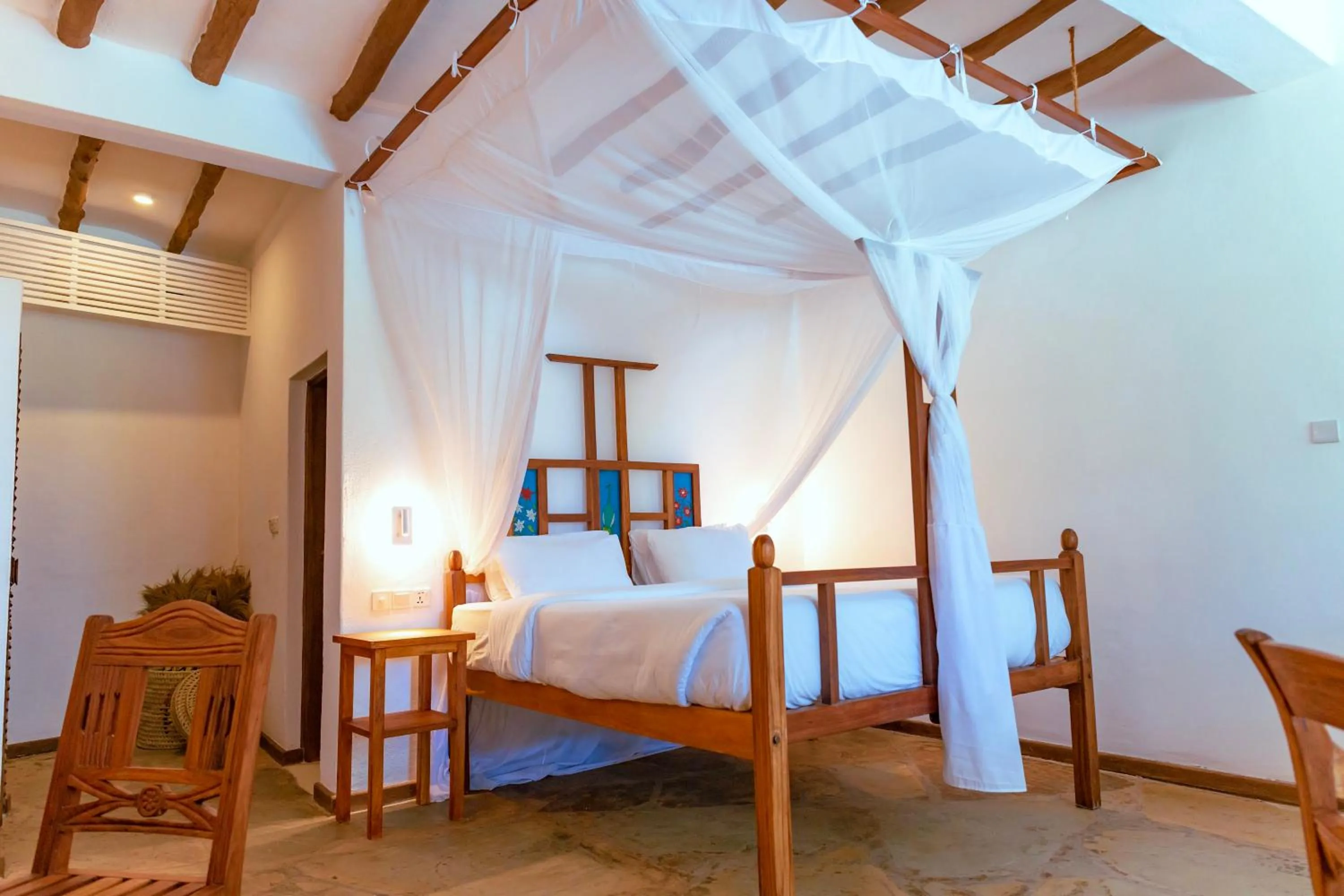 Bed in Diamonds Malindi