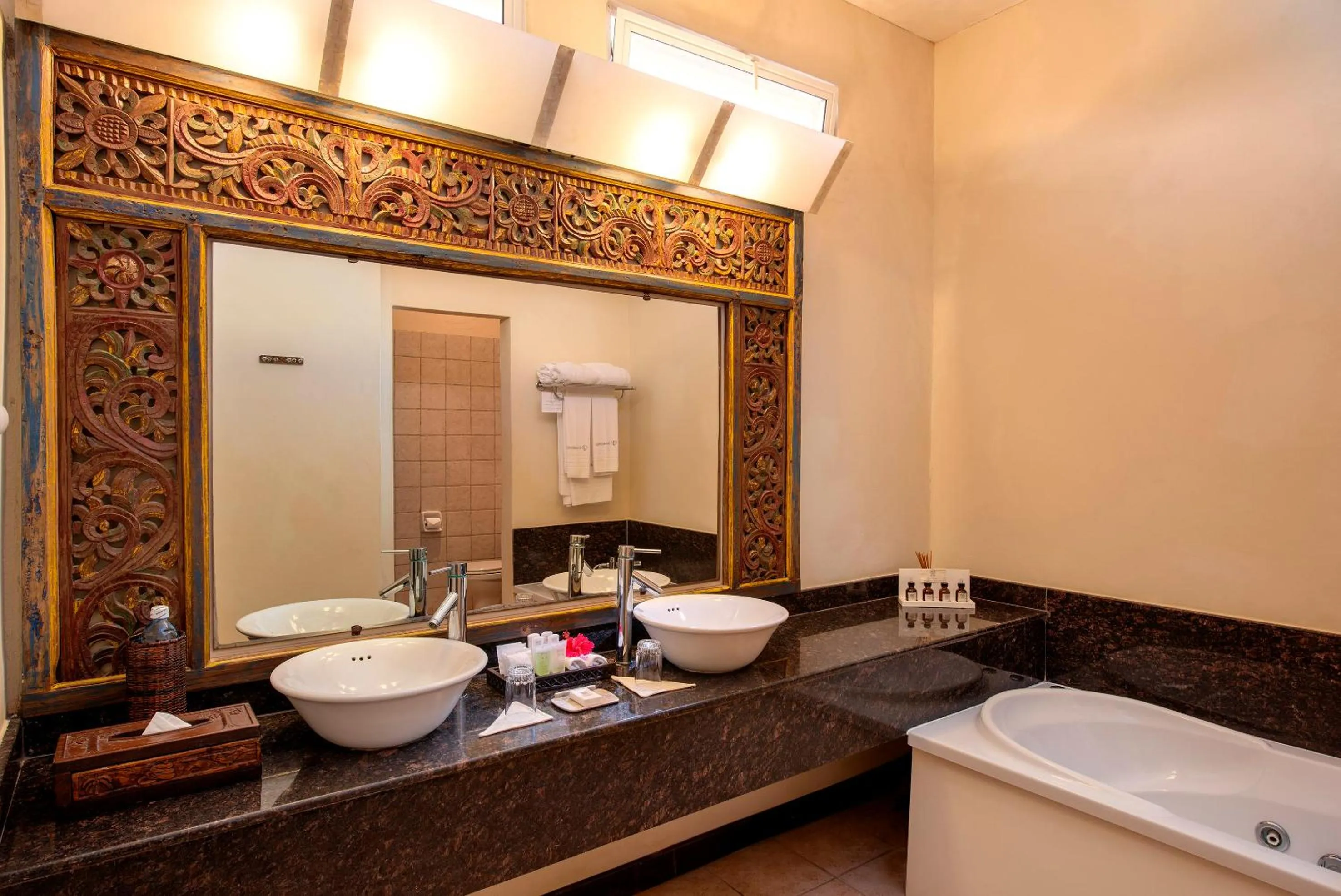 Bathroom in Diamonds Malindi