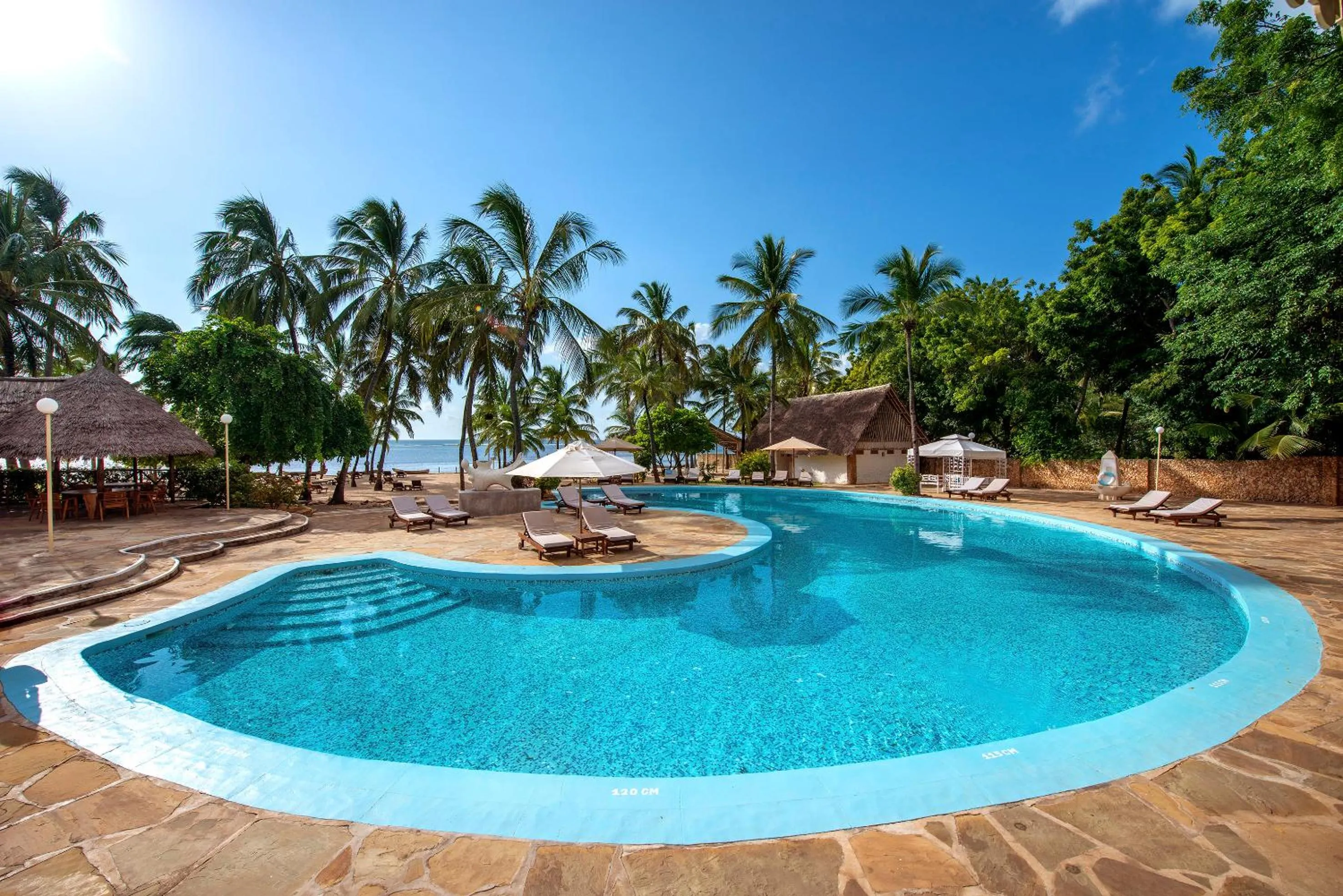 Swimming pool in Diamonds Malindi