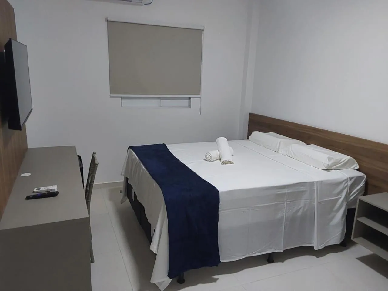 Photo of the whole room, Bed in PARALELO 9s HOTEL