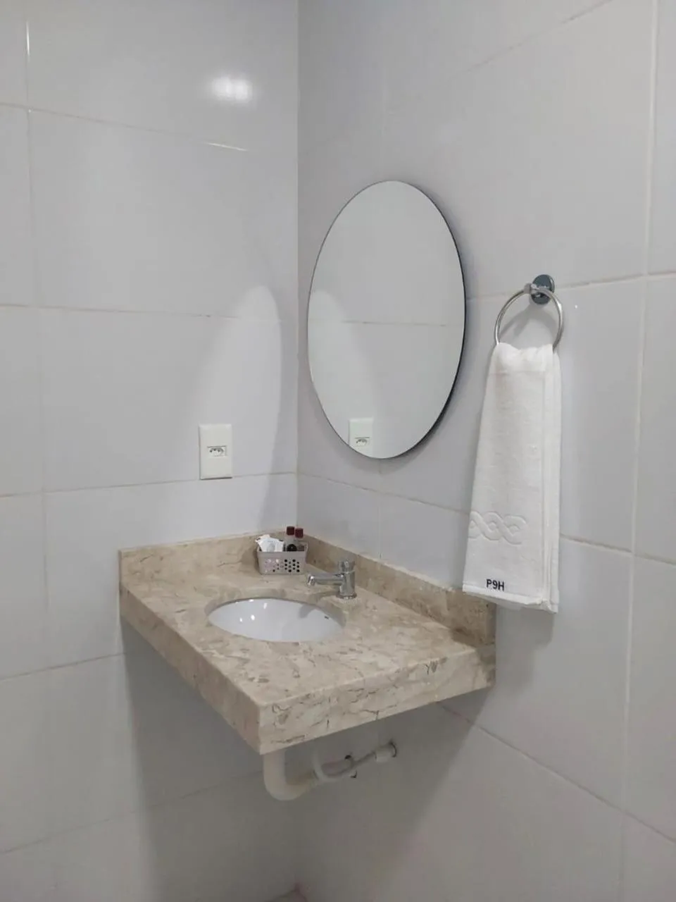 Bathroom in PARALELO 9s HOTEL