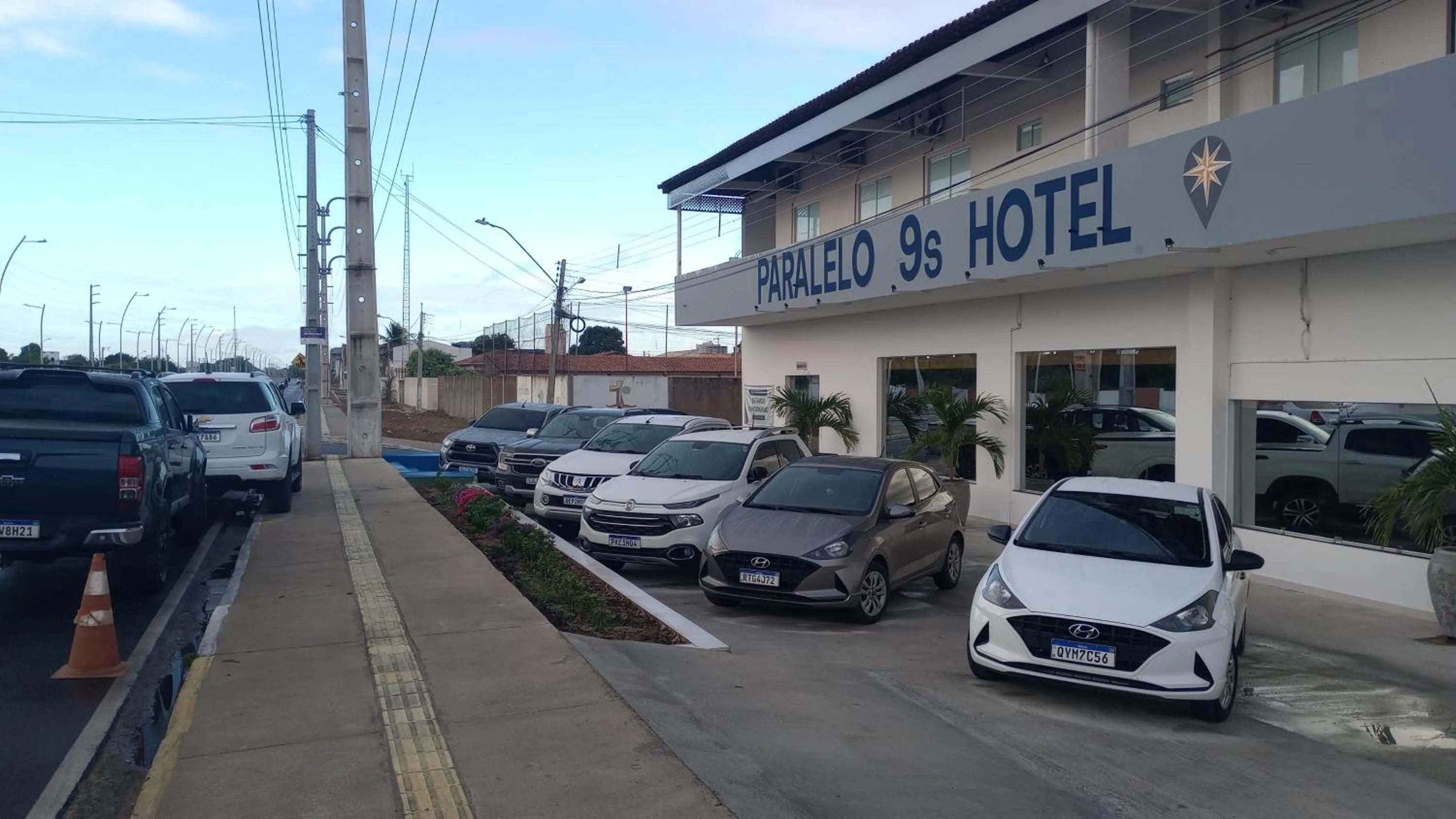 Parking in PARALELO 9s HOTEL