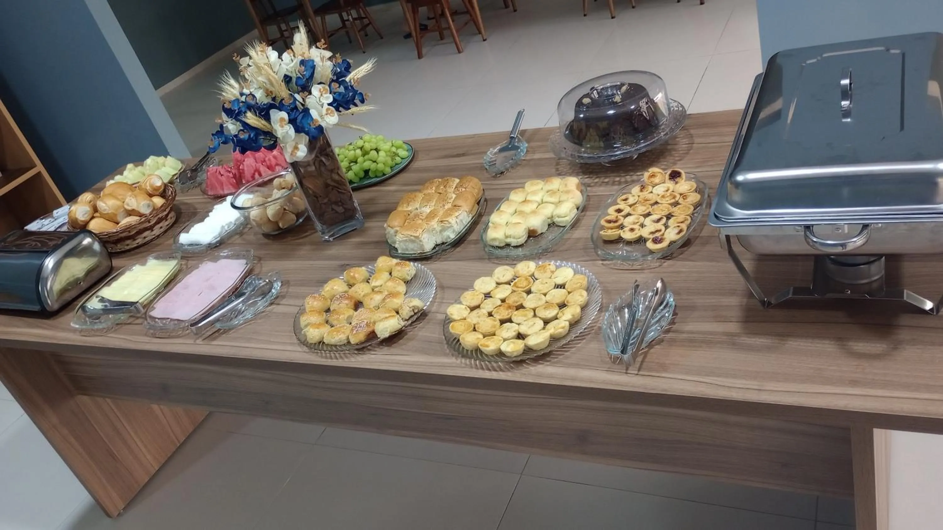 Buffet breakfast in PARALELO 9s HOTEL