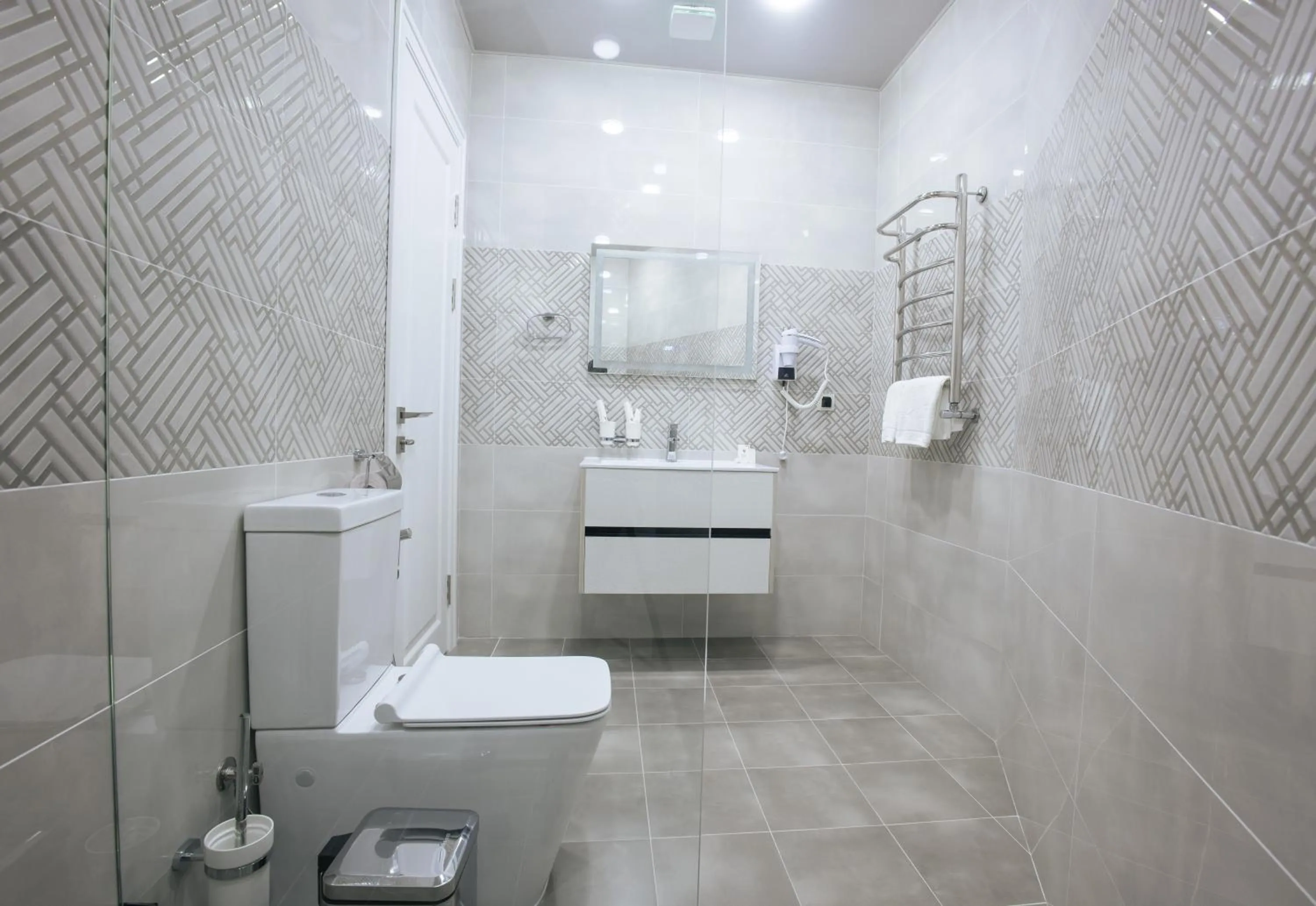 Shower in Ametist Hotel Complex