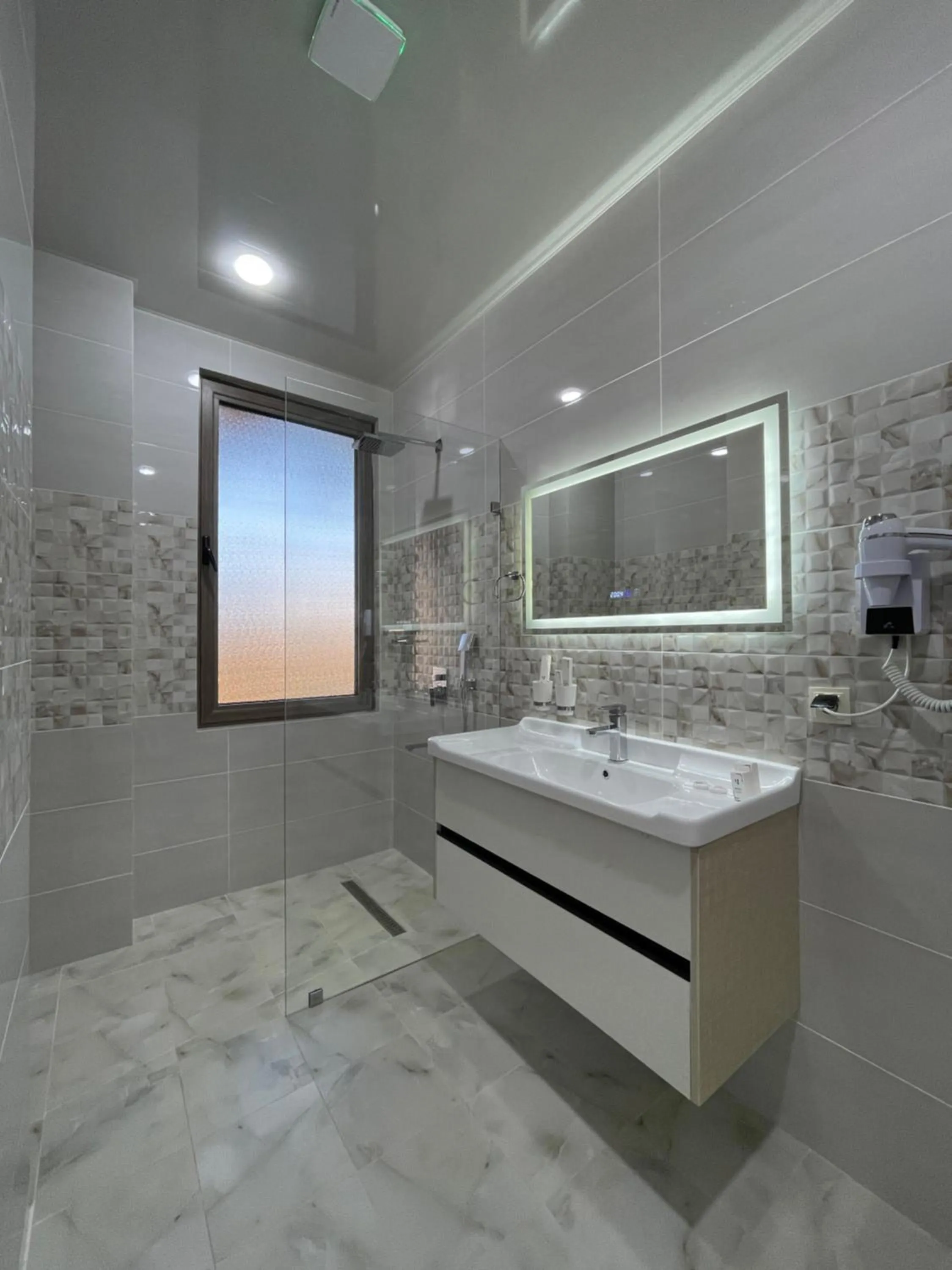 Shower in Ametist Hotel Complex