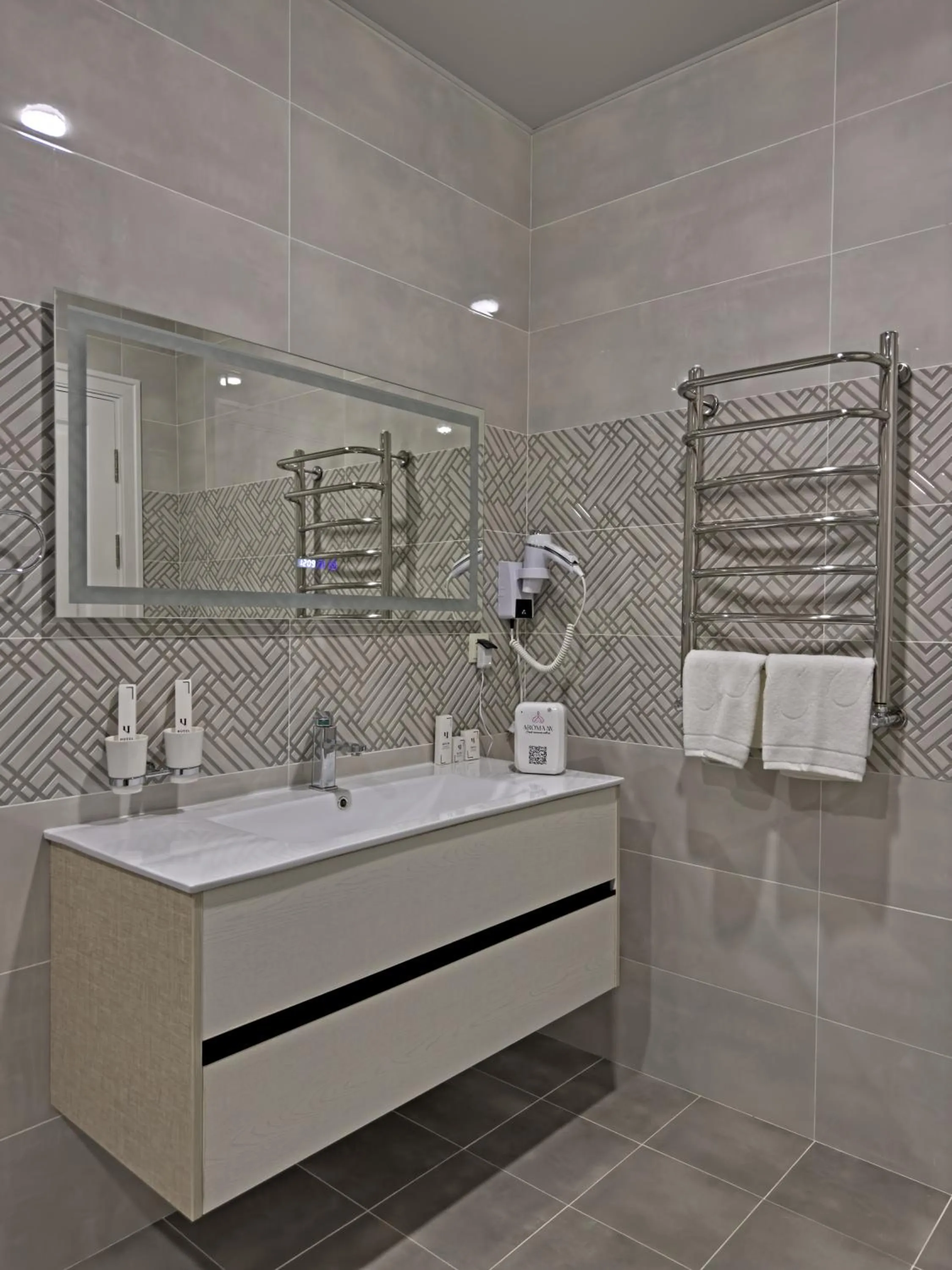 Shower in Ametist Hotel Complex