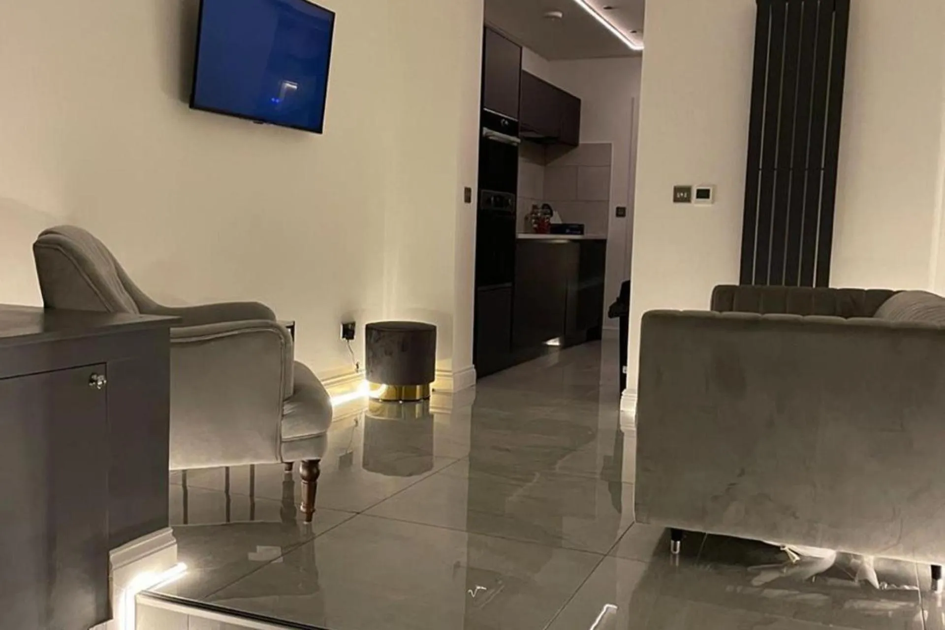 2Bedroom Apartment with Steam Room