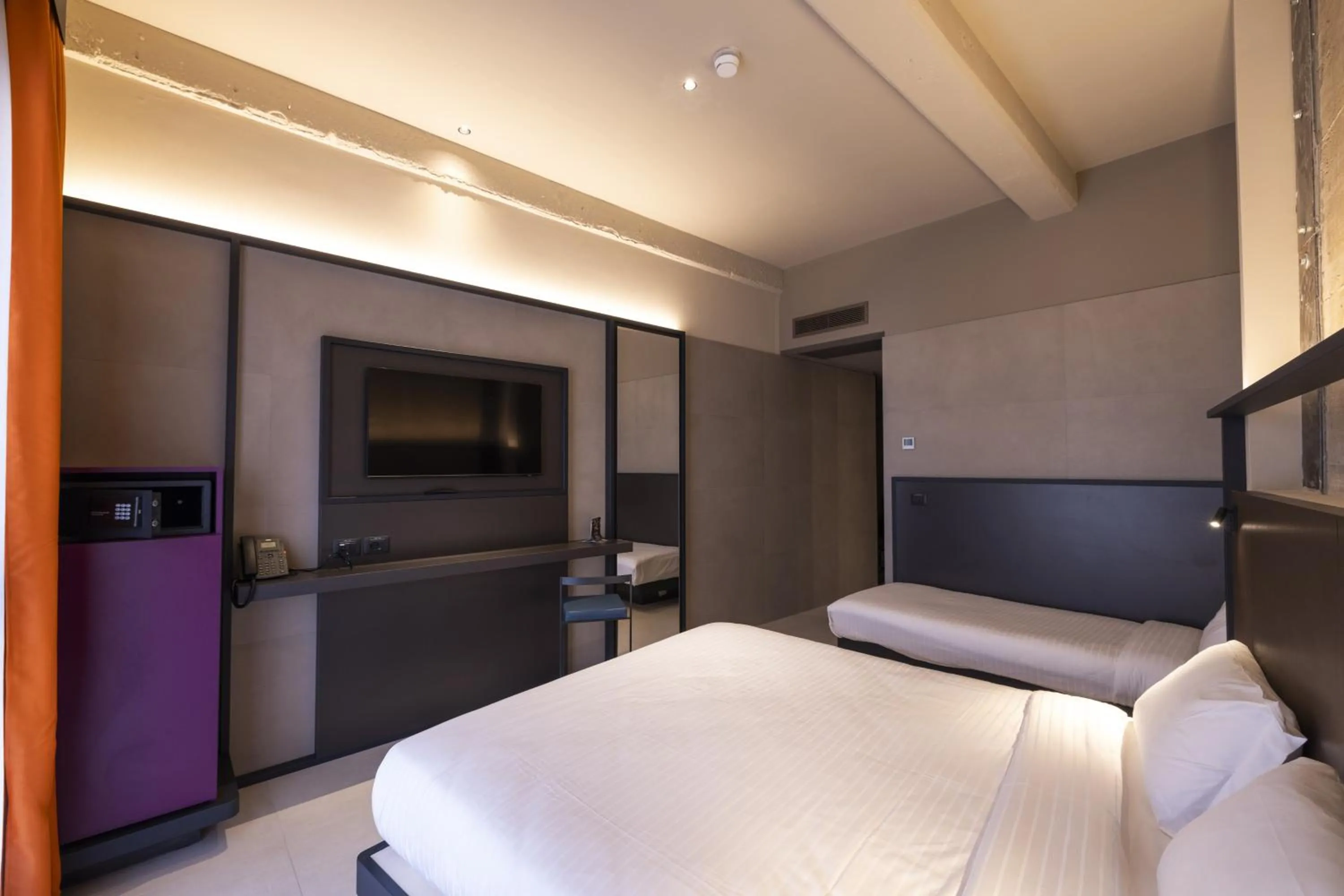 Bedroom, Bed in Joy 124 Hotel Milano