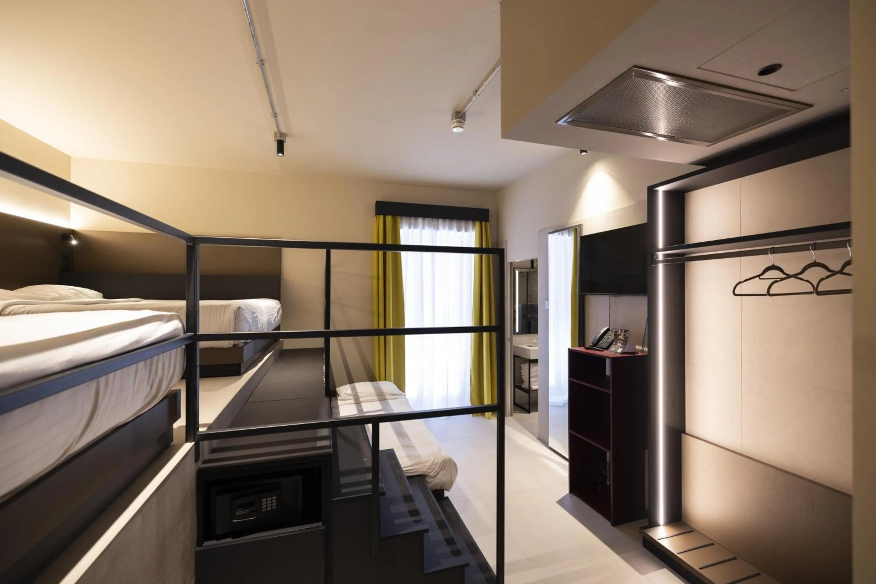 Bedroom, Bed in Joy 124 Hotel Milano