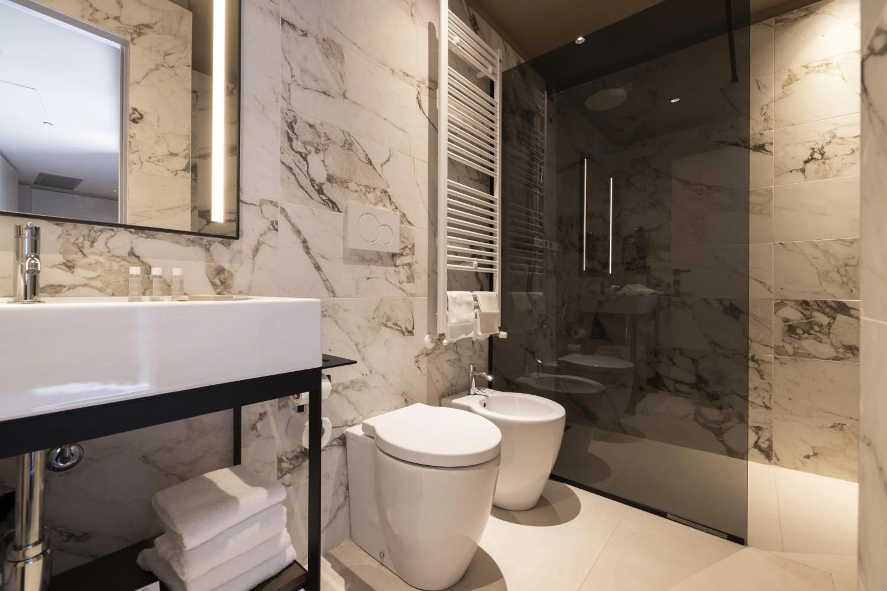 Bathroom in Joy 124 Hotel Milano