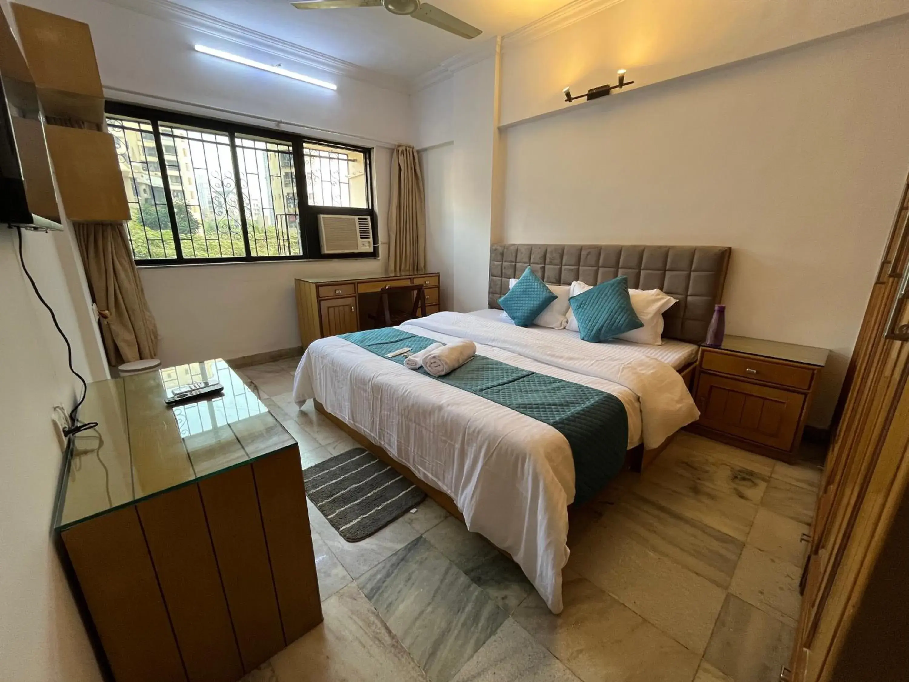Double Room with Private External Bathroom in Zenith Homes - Powai Suites Double Room with Private External Bathroom in Zenith Homes - Powai Suites