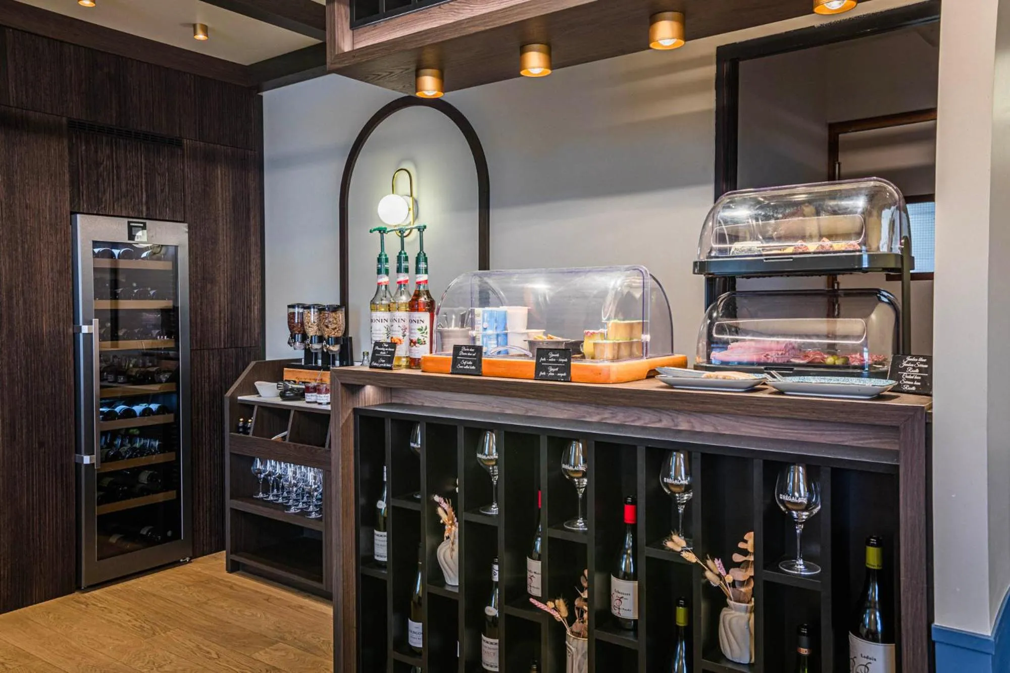 Breakfast in Hôtel de France - Beaune