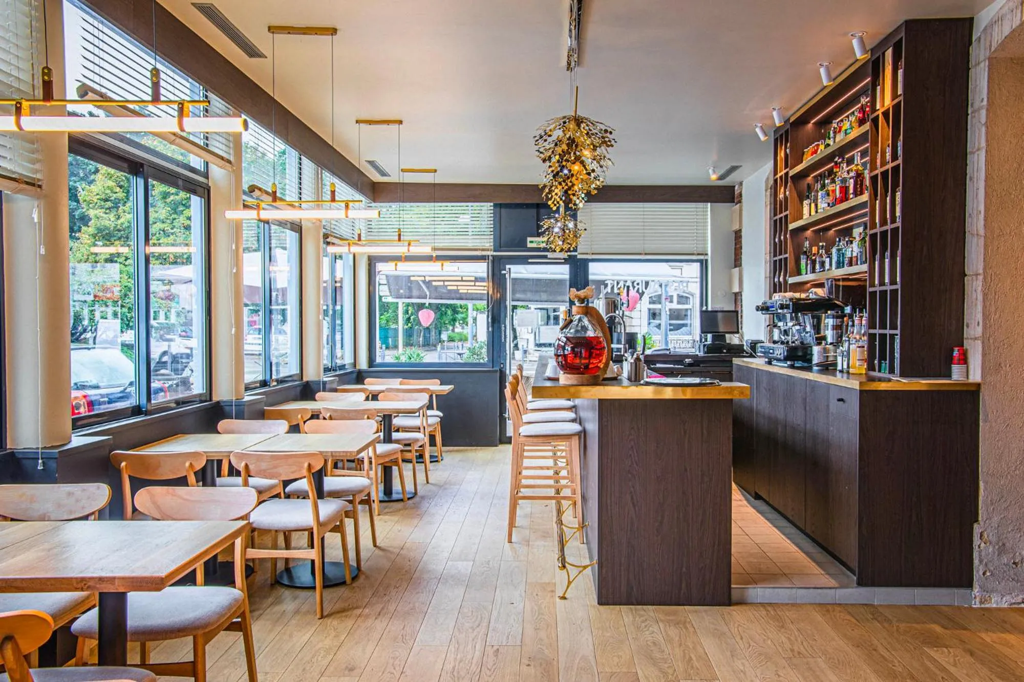 Lounge or bar in Hôtel de France - Beaune