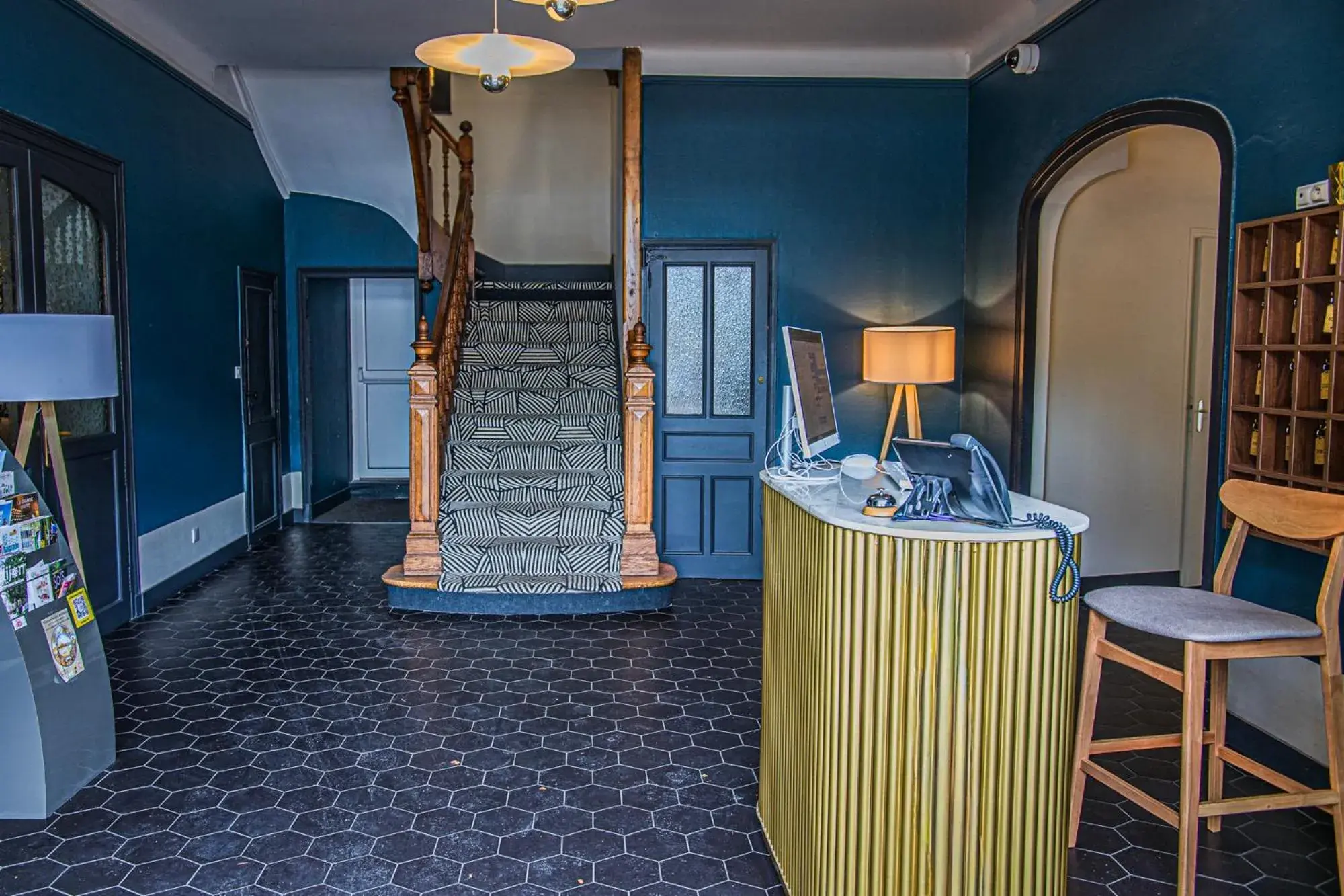 Lobby or reception in Hôtel de France - Beaune Lobby or reception in Hôtel de France - Beaune