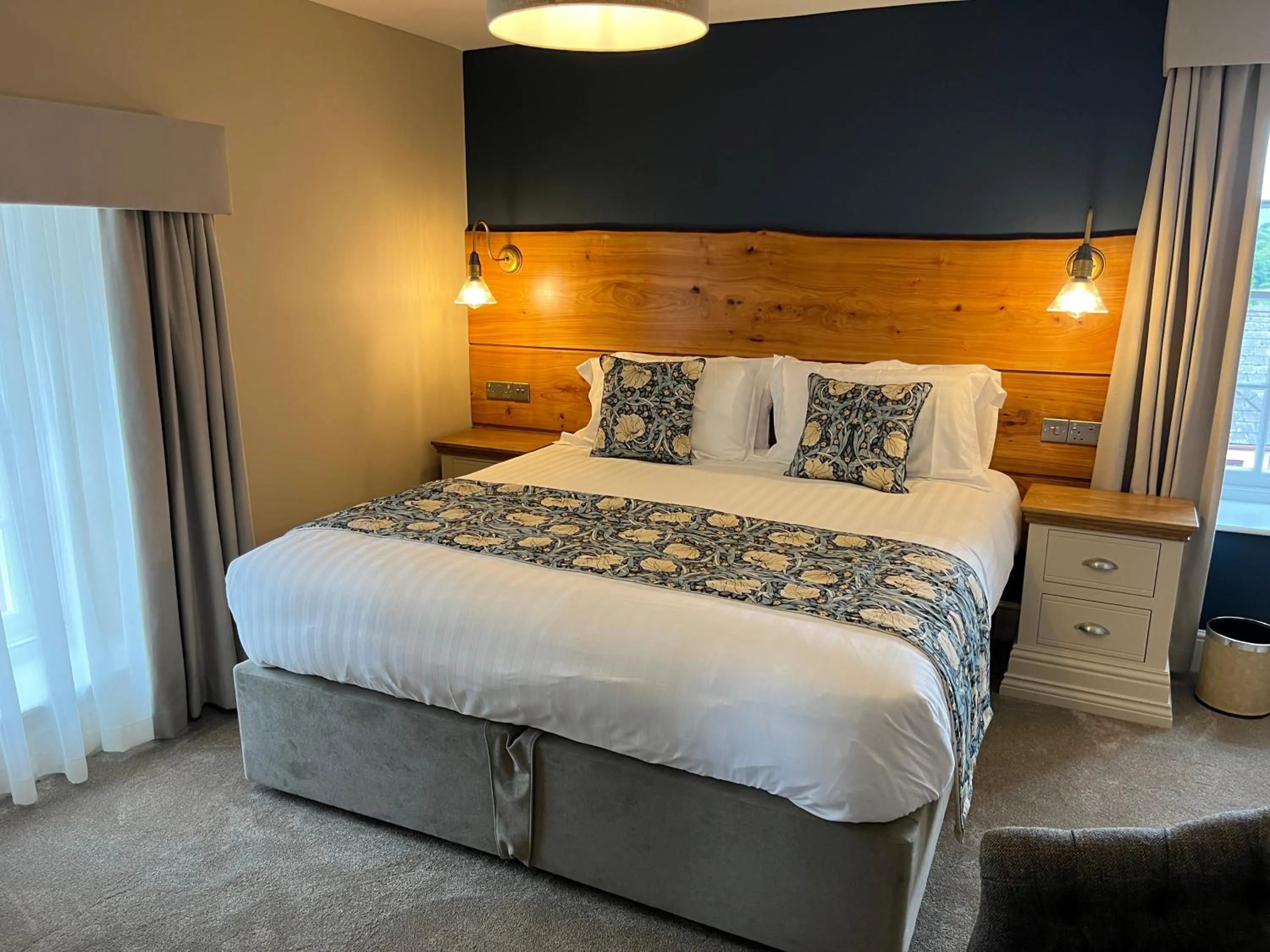 Bedroom, Bed in The Castle Coaching Inn