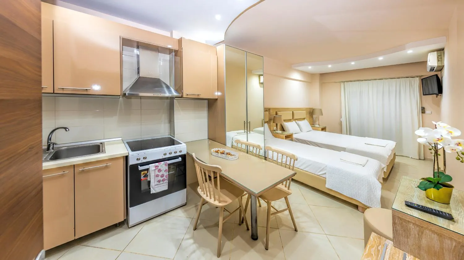 Studio (3 Adults) in Le Monde SeaView Suites
