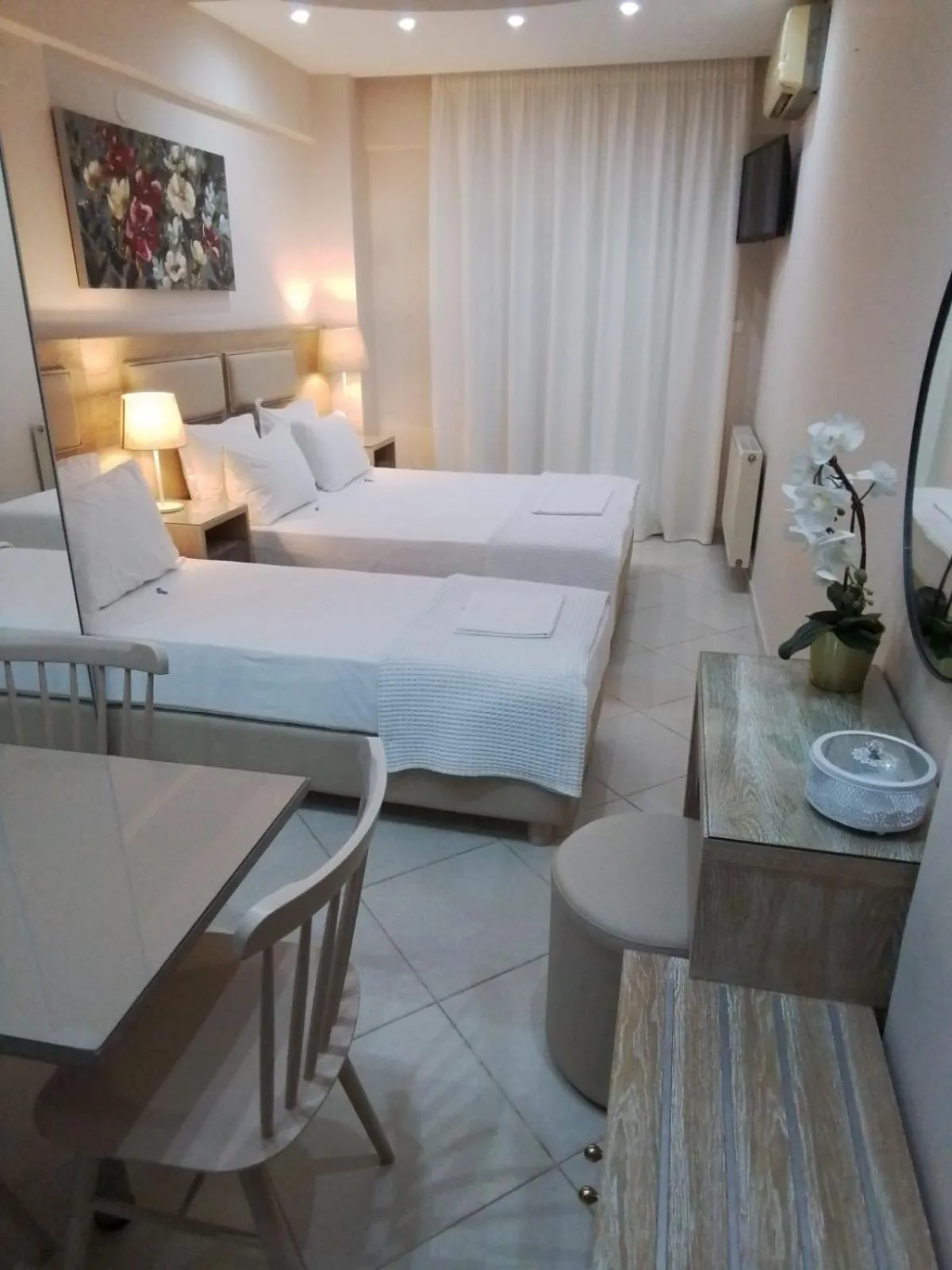 Le Monde SeaView Suites